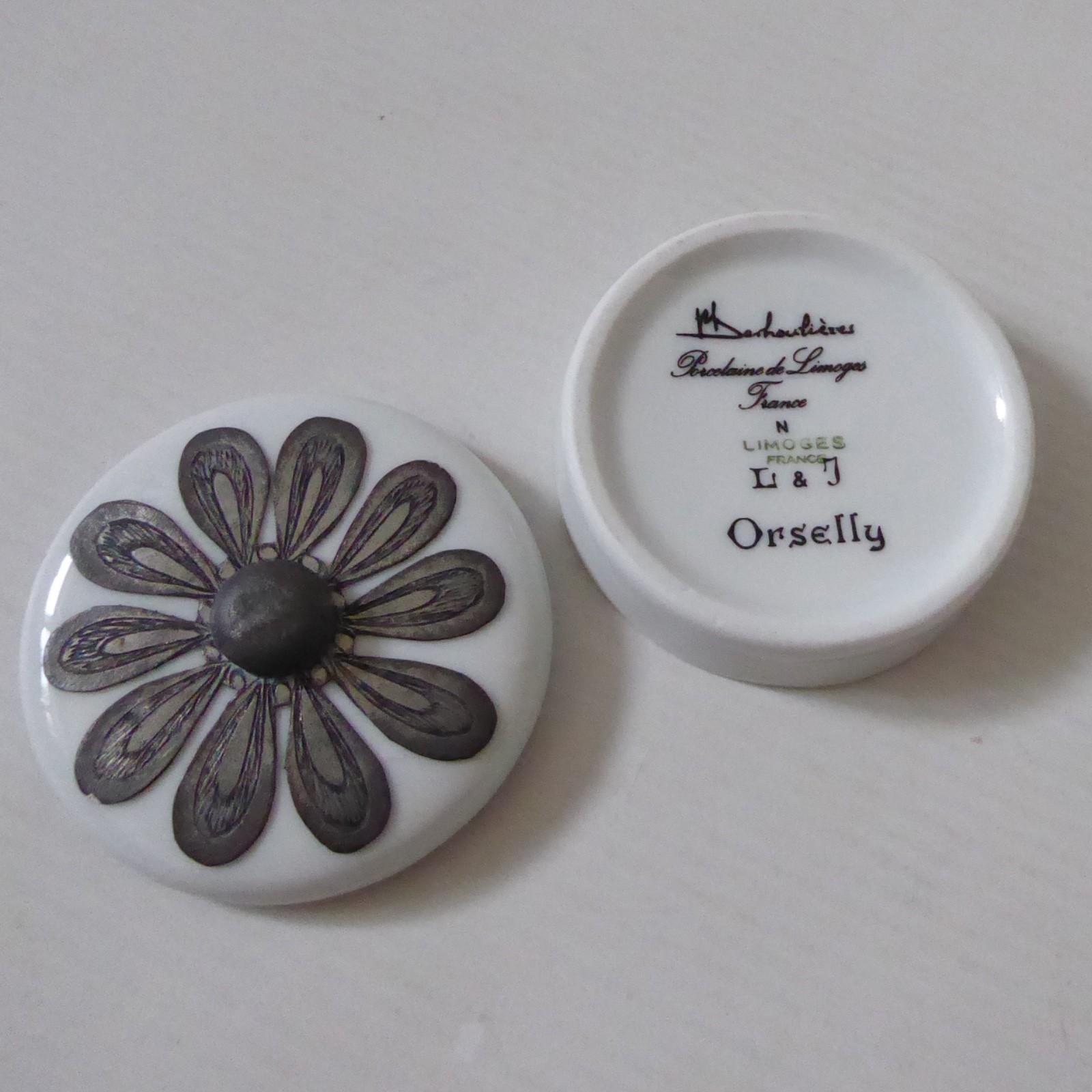 Philippe Deshoulieres Limoges France porcelain vintage pill box pot, Orselly L&J - Image 5