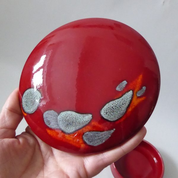 Poole Pottery Odyssey powder box, lidded red trinket dish. England, vintage 5" - Image 12
