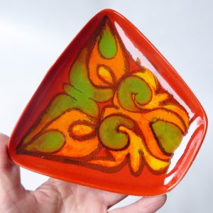 Poole pottery Delphis red green plate, shape 81 trapezoid . Retro, TF Tiny Fancy