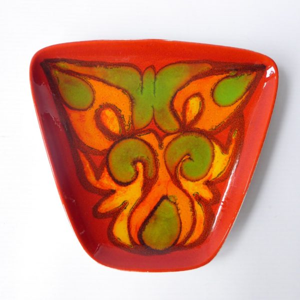 Poole pottery Delphis red green plate, shape 81 trapezoid . Retro