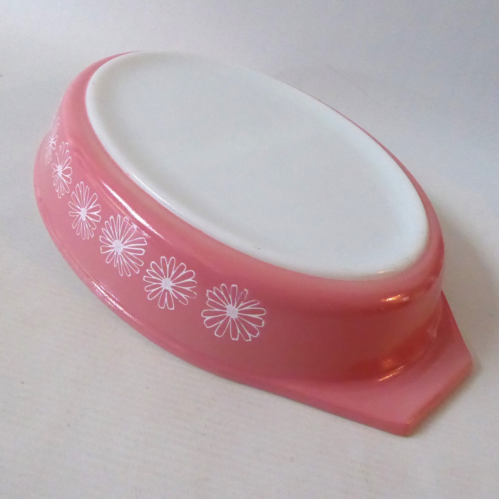 Pyrex JAJ pink Daisy oval 2179 divided vegetable casserole dish. Vintage 1950s - Image 6