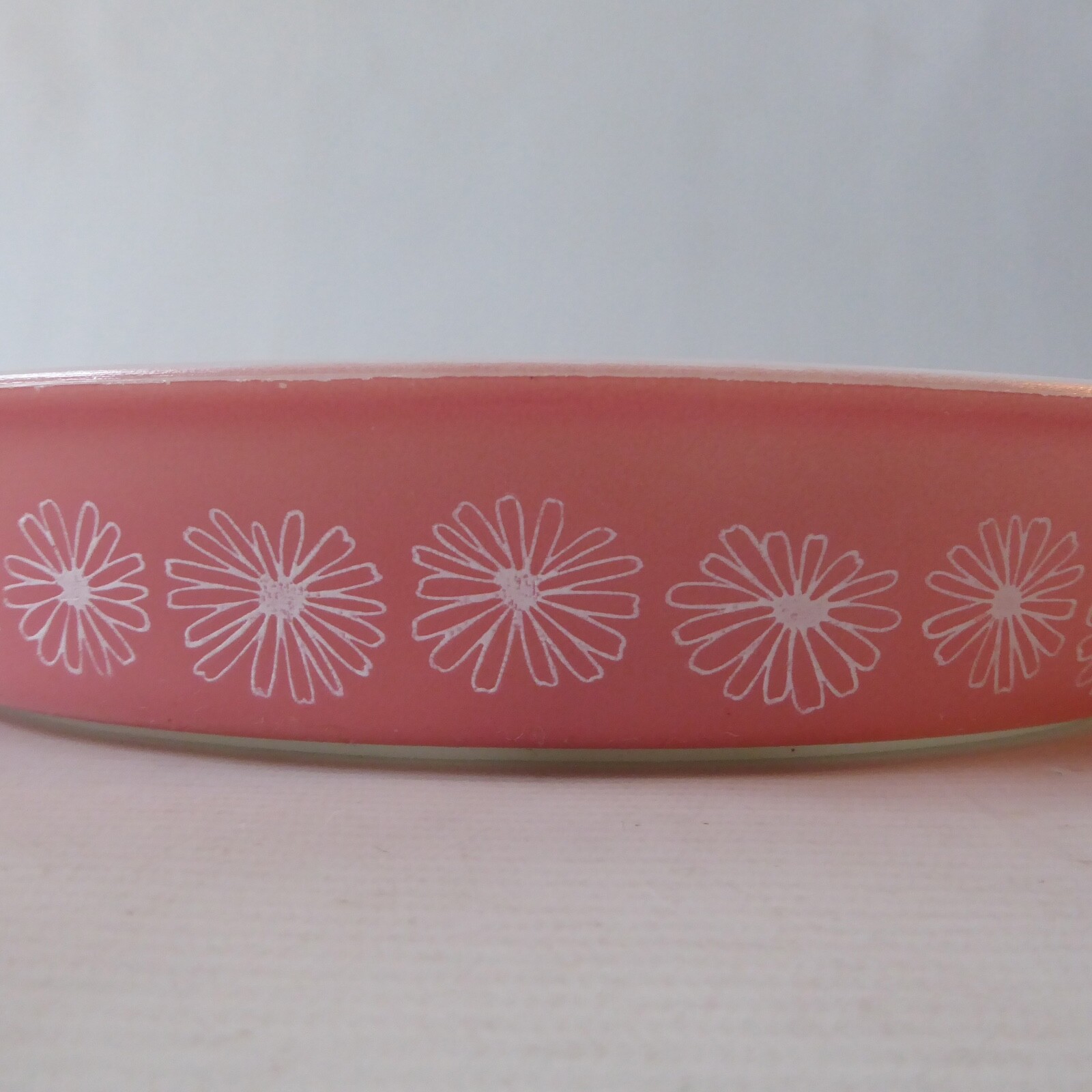 Pyrex JAJ pink Daisy oval 2179 divided vegetable casserole dish. Vintage 1950s - Image 9