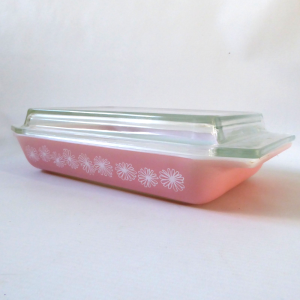 Pyrex JAJ shallow pink & white Daisy space saver 2161. Vintage oblong casserole.