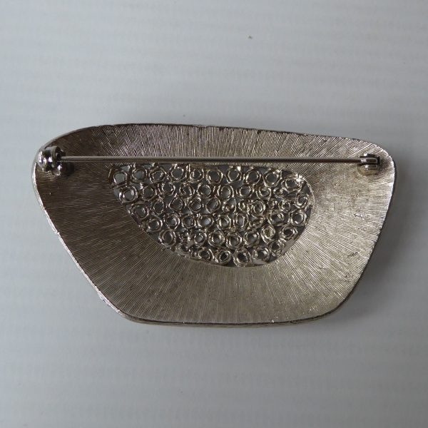 Retro 1960s/1970s shiny steel or silver tone large brooch, modernist asymmetric - Image 13
