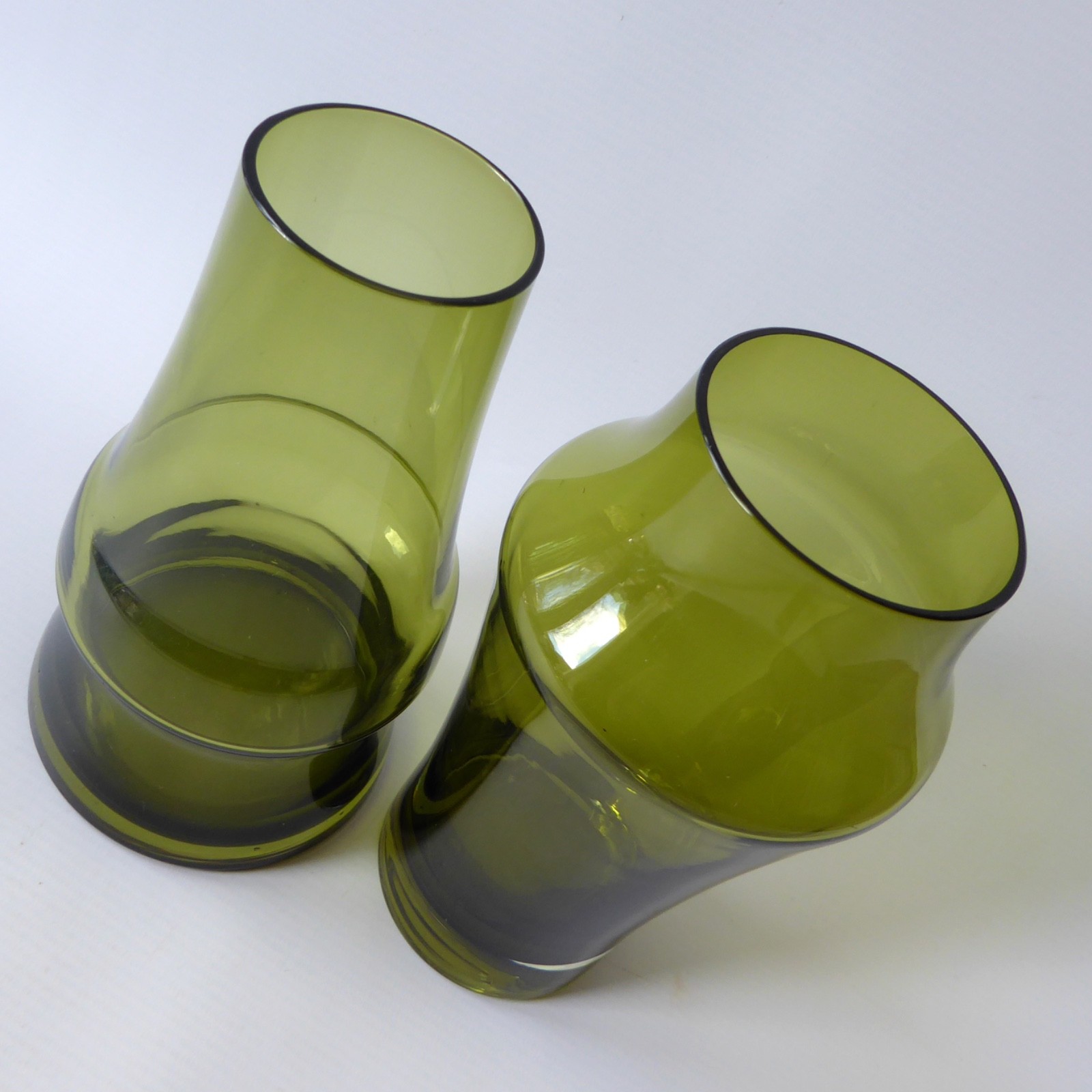 Riihimaki 1581 + piippu vintage art glass vases, olive green Finland, Riihimaen - Image 9