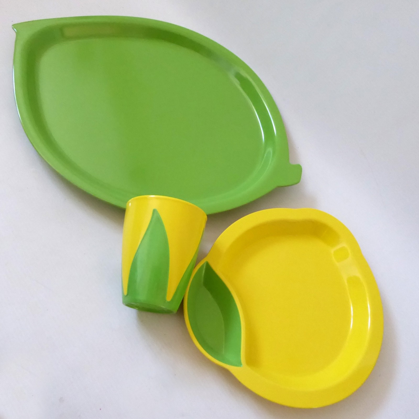 Robert Welch melamine kids lemon plate bowl, leaf tray & beaker. Green yellow - Image 8