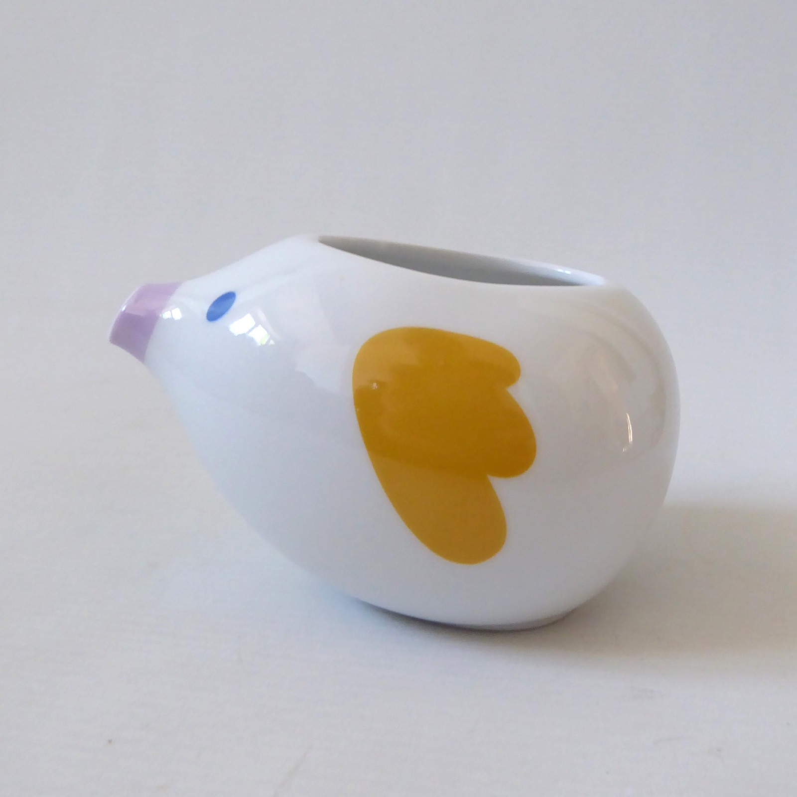Thomas Rosenthal Germany Pepe & Friends Camila Prada: creamer, milk jug, pouring