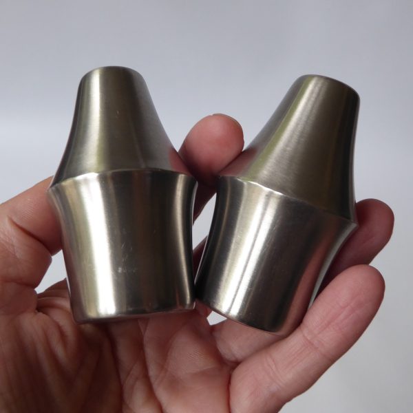 Viners stainless steel salt and pepper set, 1960s 1970s vintage modernist pair - Image 4