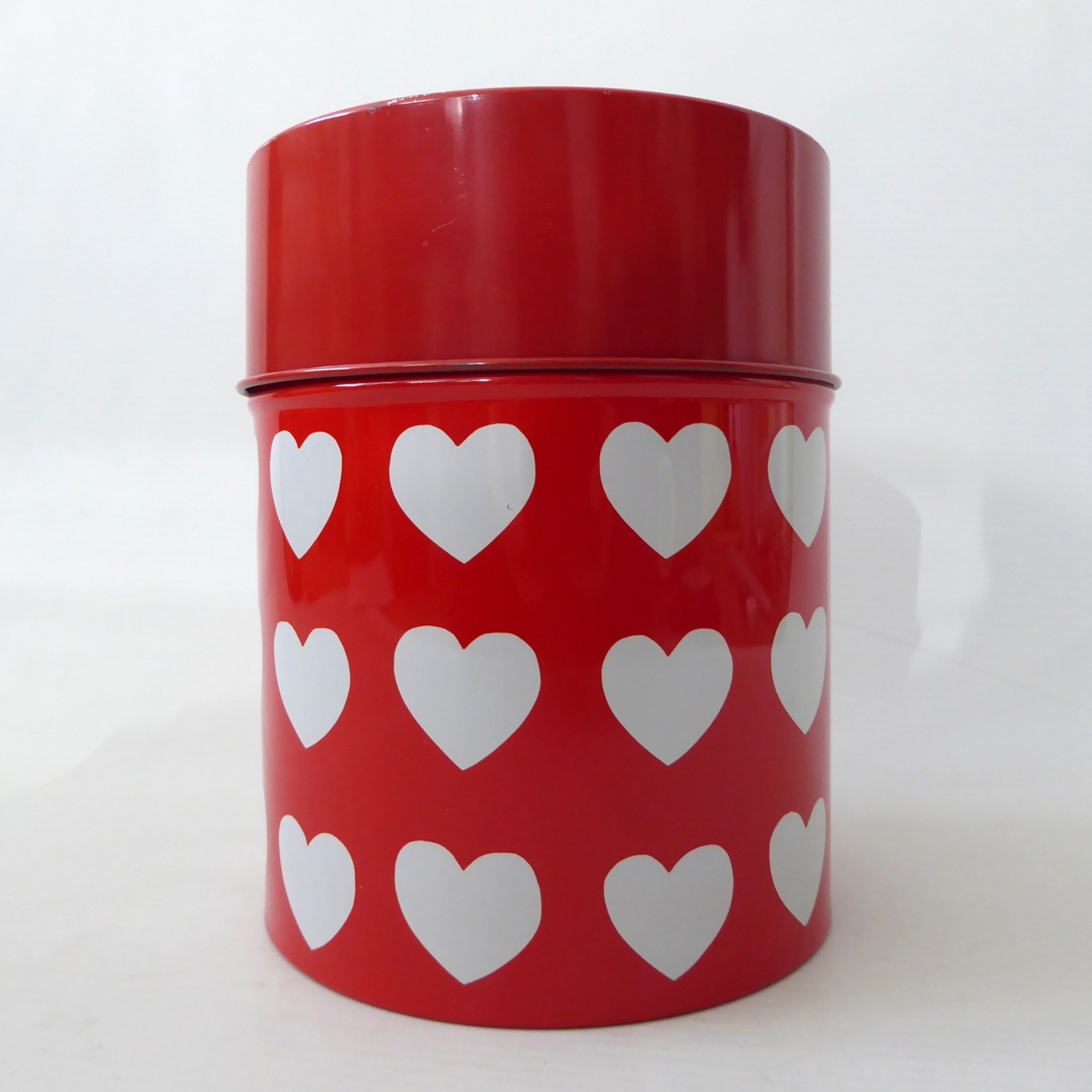 Vintage 1970s 1980s red & white love hearts storage tin canister. Retro cylinder - Image 2