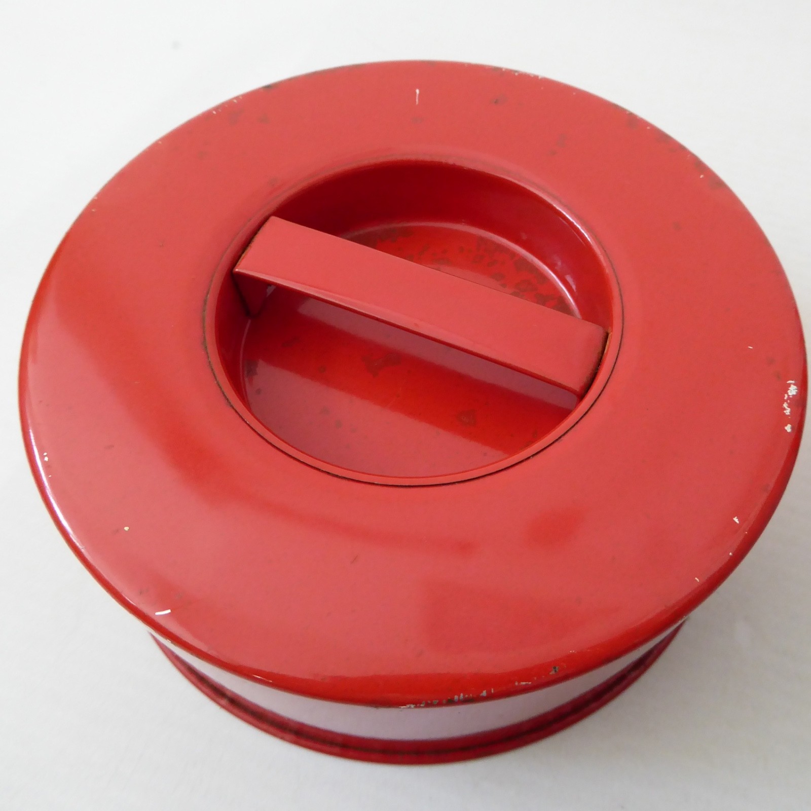Vintage 1970s 1980s red & white love hearts storage tin canister. Retro cylinder - Image 7