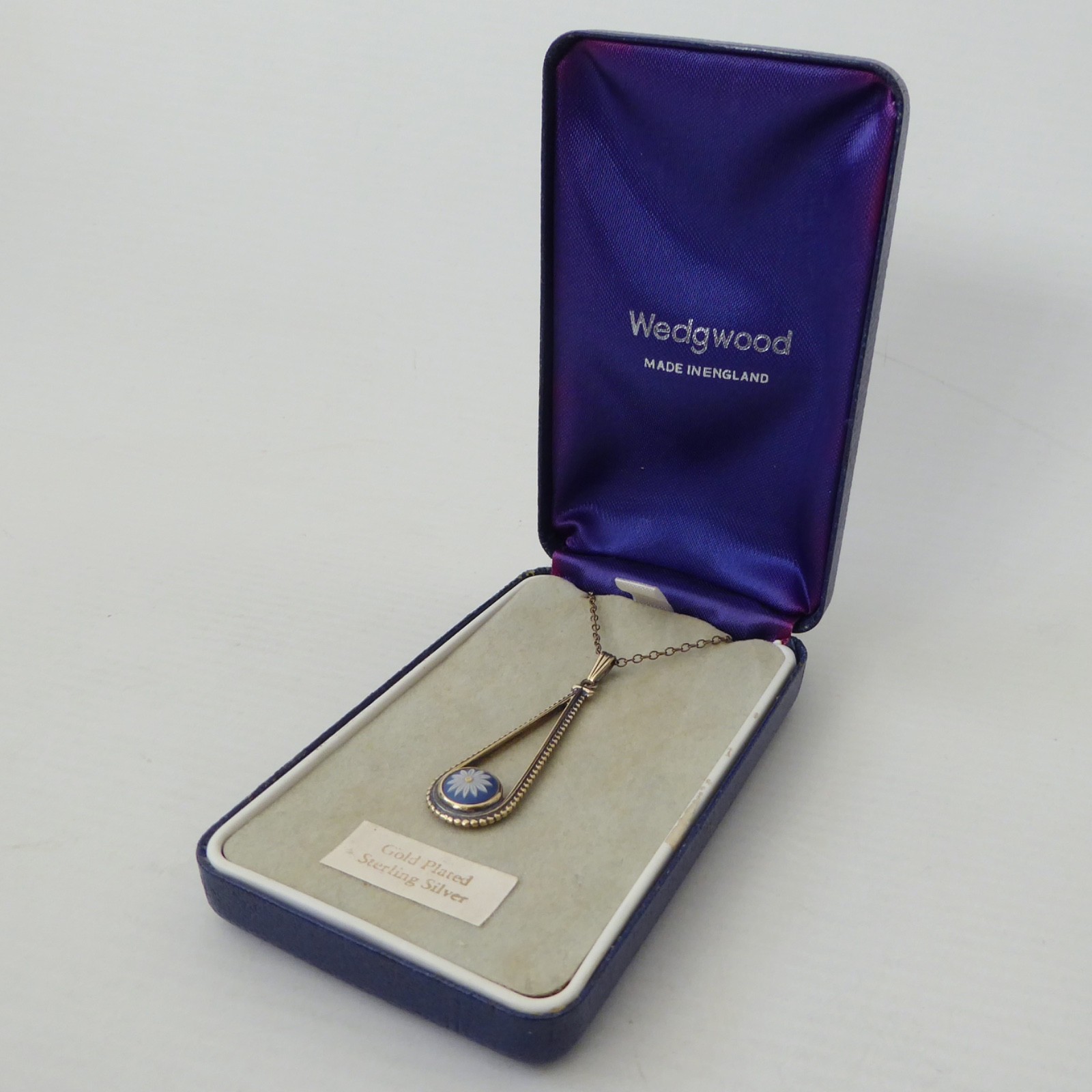 Vintage 1984 Wedgwood sterling silver 925 daisy hallmarked pendant necklace +box - Image 2