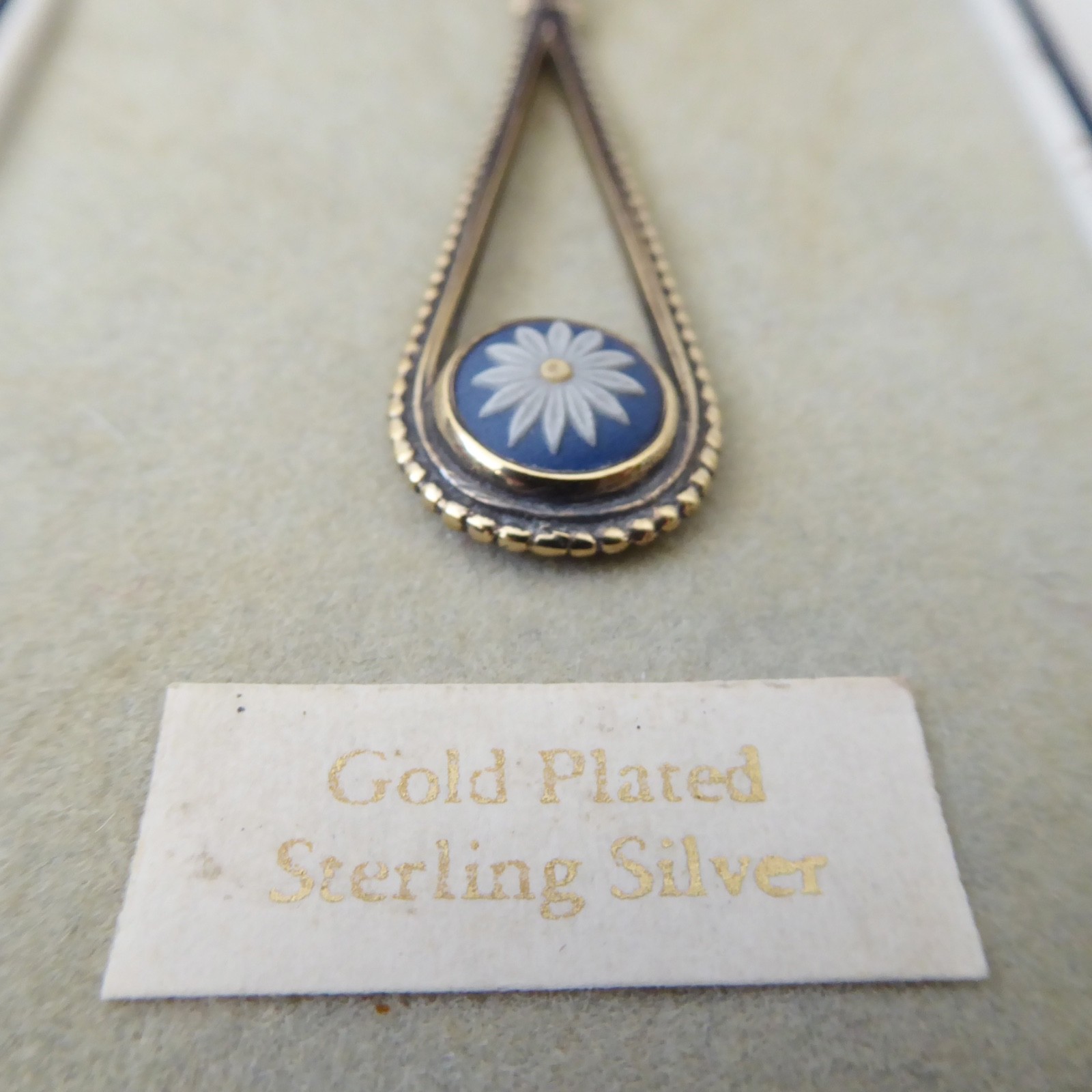 Vintage 1984 Wedgwood sterling silver 925 daisy hallmarked pendant necklace +box - Image 4
