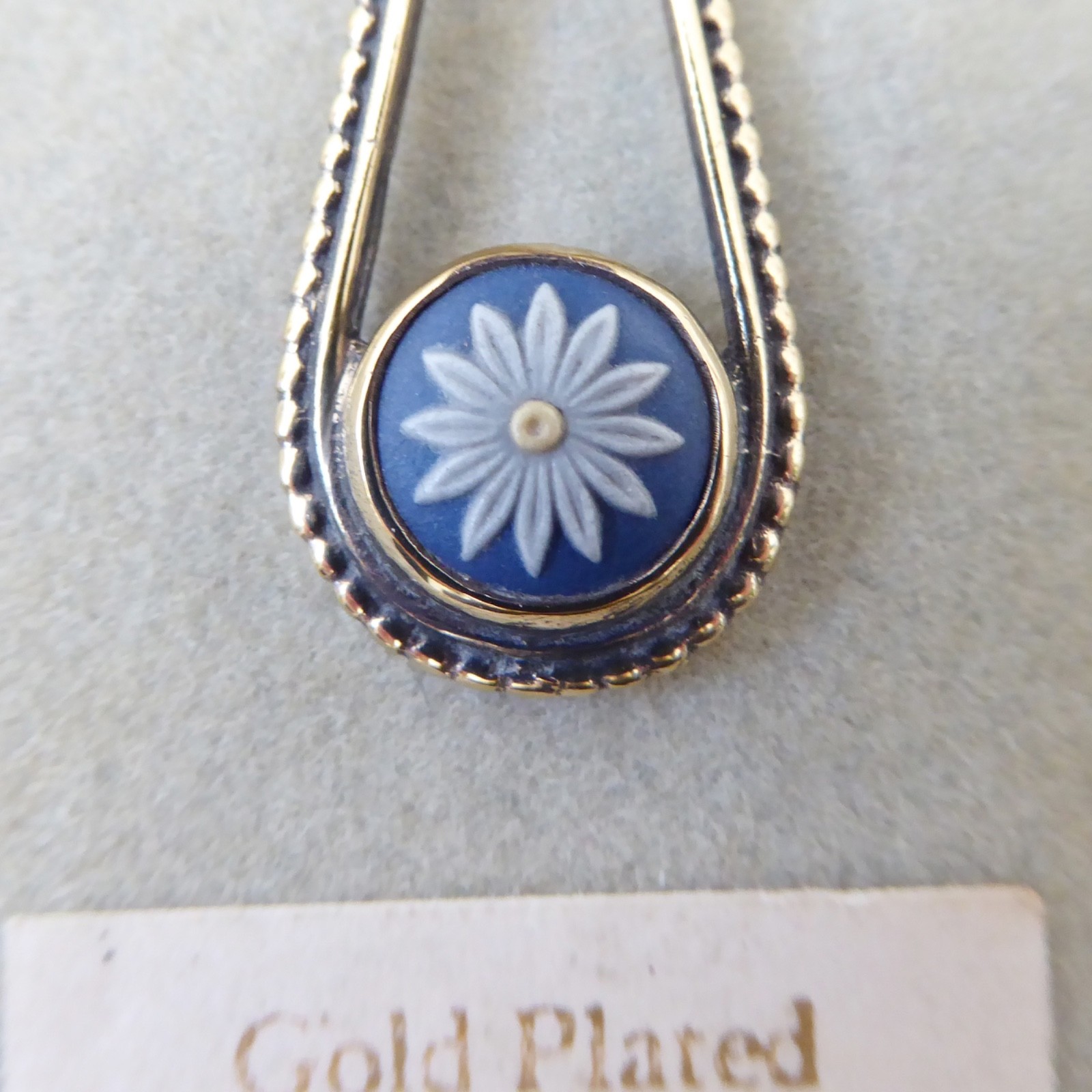 Vintage 1984 Wedgwood sterling silver 925 daisy hallmarked pendant necklace +box - Image 5