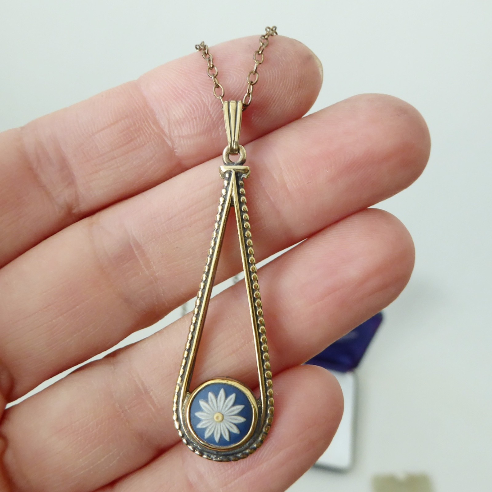 Vintage 1984 Wedgwood sterling silver 925 daisy hallmarked pendant necklace +box - Image 7