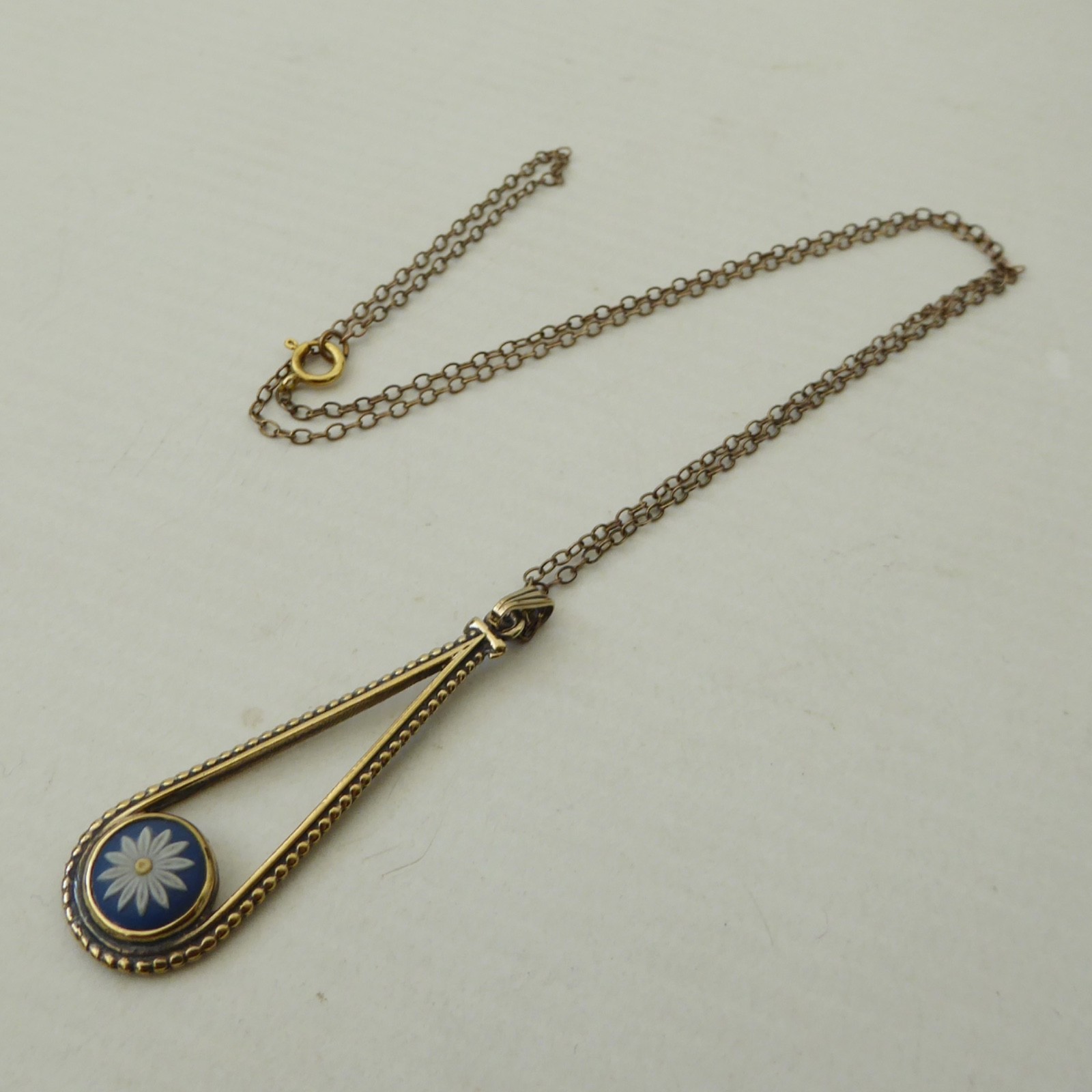 Vintage 1984 Wedgwood sterling silver 925 daisy hallmarked pendant necklace +box - Image 8