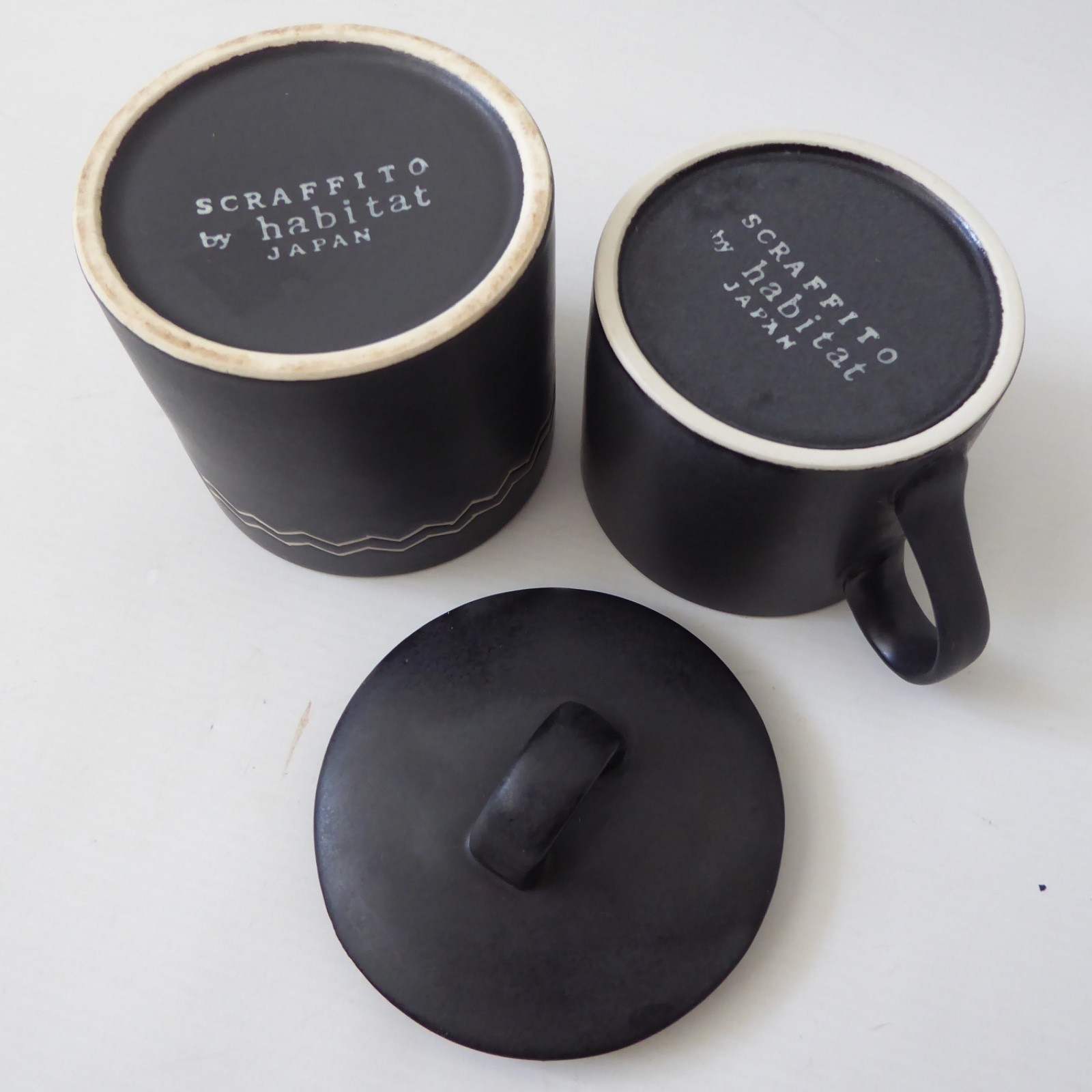 Vintage Habitat Sgraffito lidded sugar bowl + teacup. 1980s 1990s black & white - Image 9