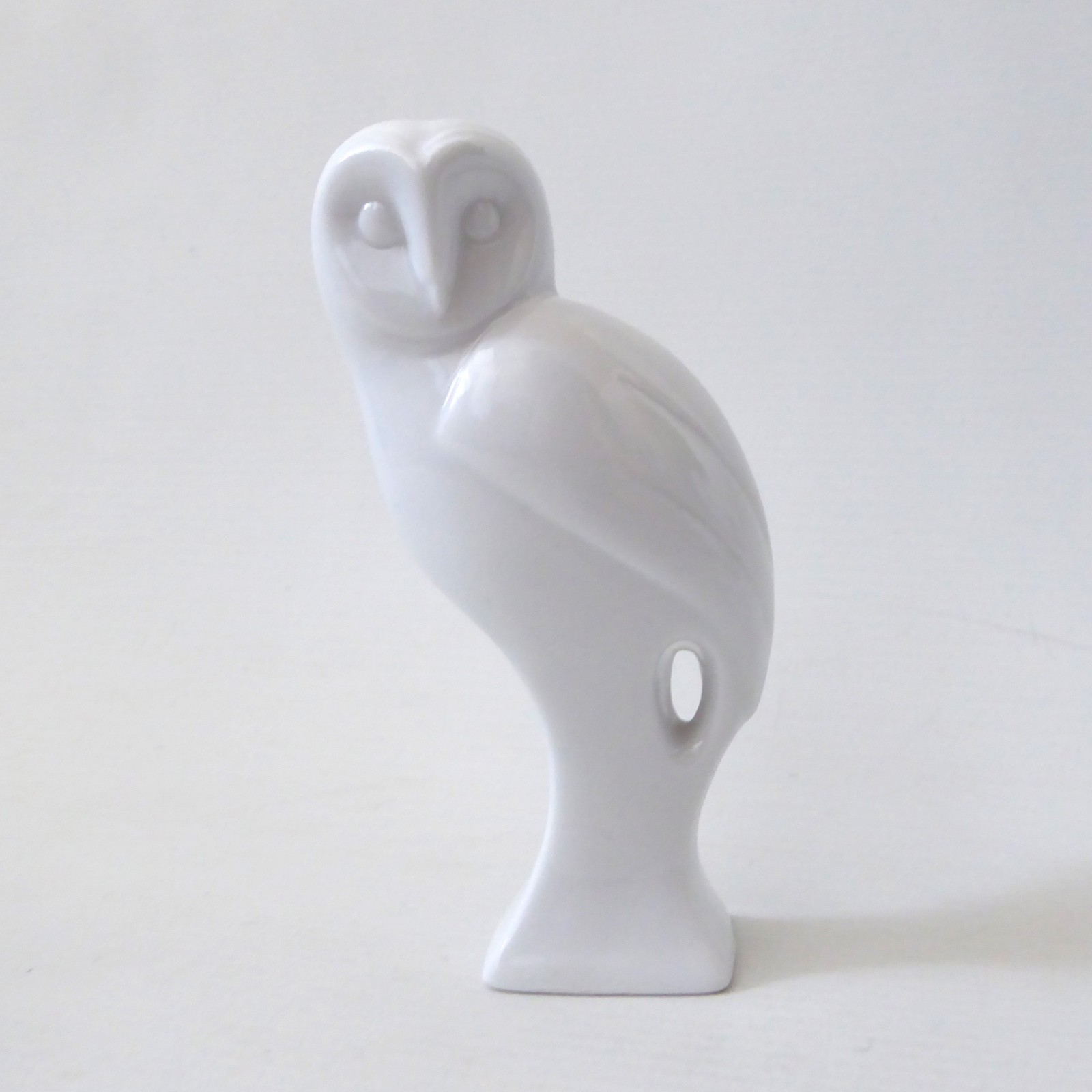 White porcelain minimalist modernist owl figurine vintage simplified bird figure - Image 3
