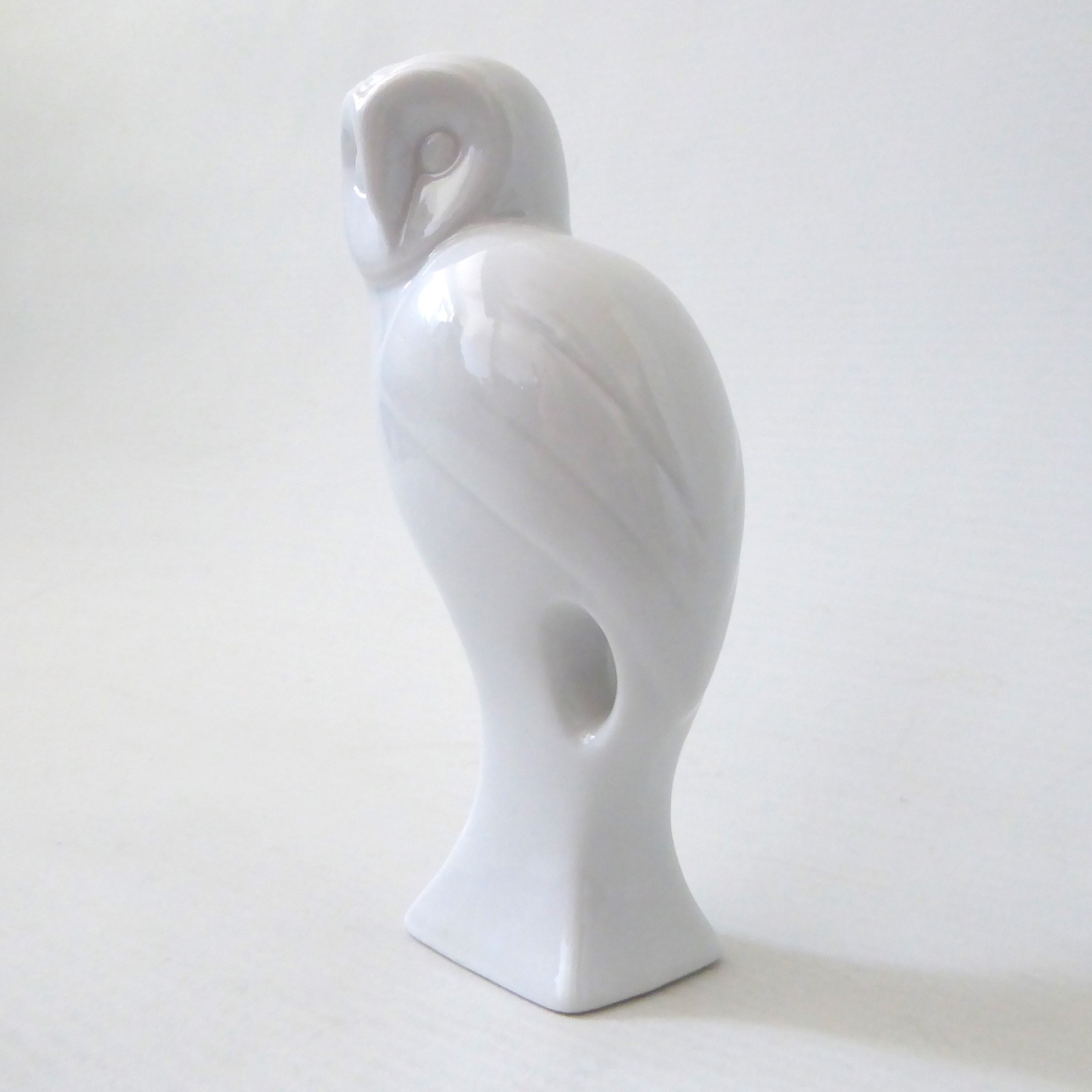 White porcelain minimalist modernist owl figurine vintage simplified bird figure - Image 6