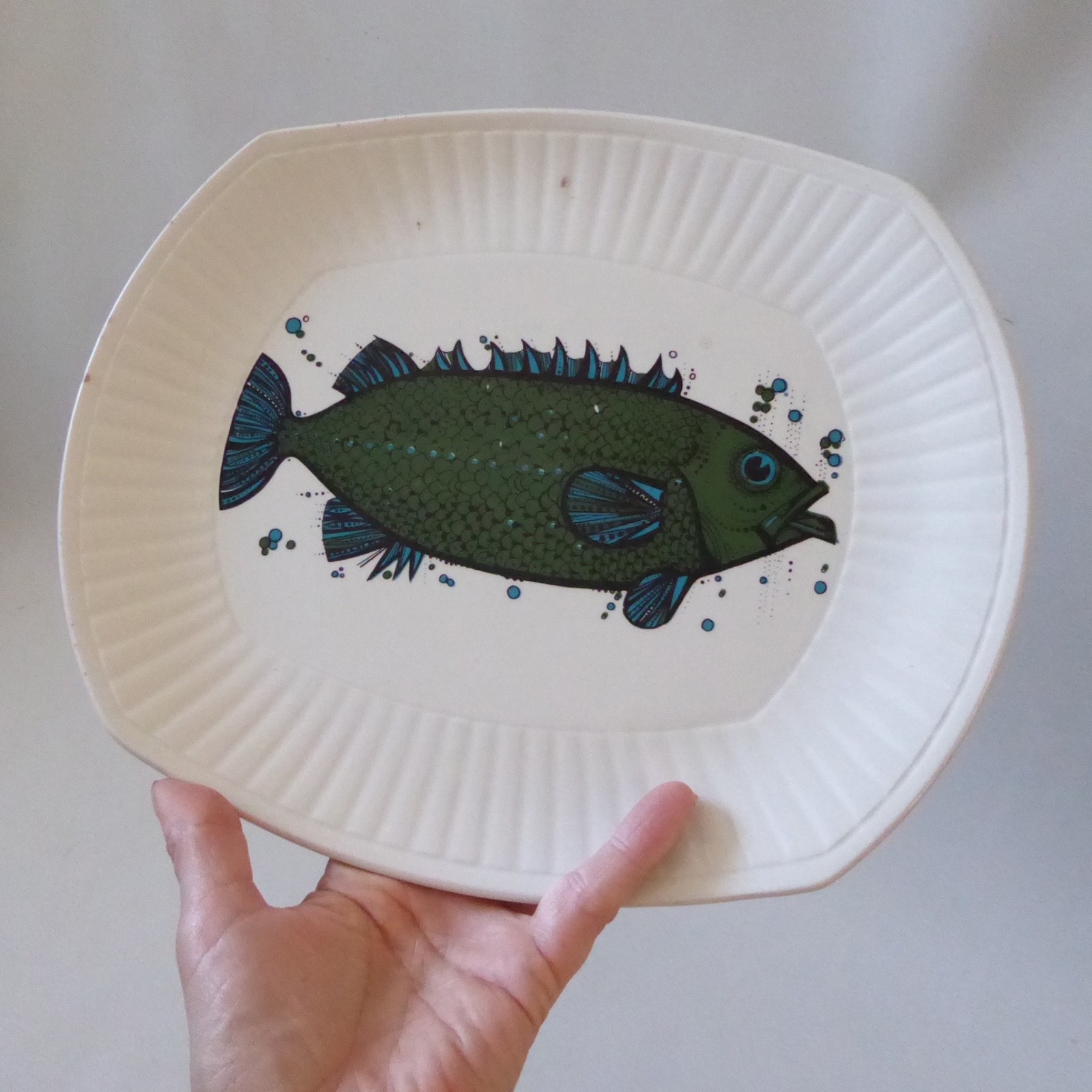 Aquarius fish series Washington Pottery ironstone oval plate platter, beefeater - Image 3