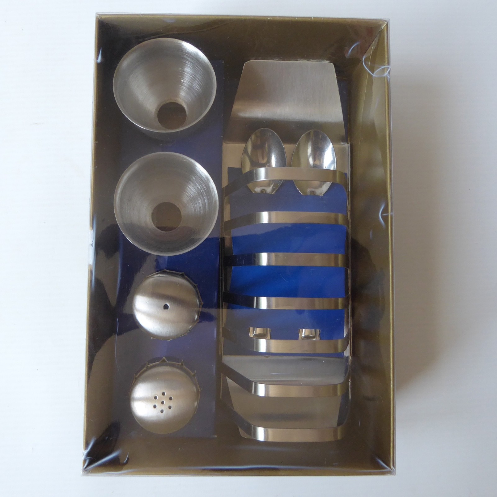 Boxed new 1970s breakfast set, egg cups, toast rack, salt pepper shakers, spoons - Image 10