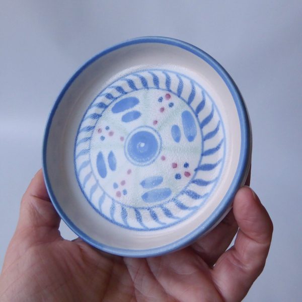 Buchan Portobello Scotland, stoneware round pottery pin dish, blue painted & sig - Image 3
