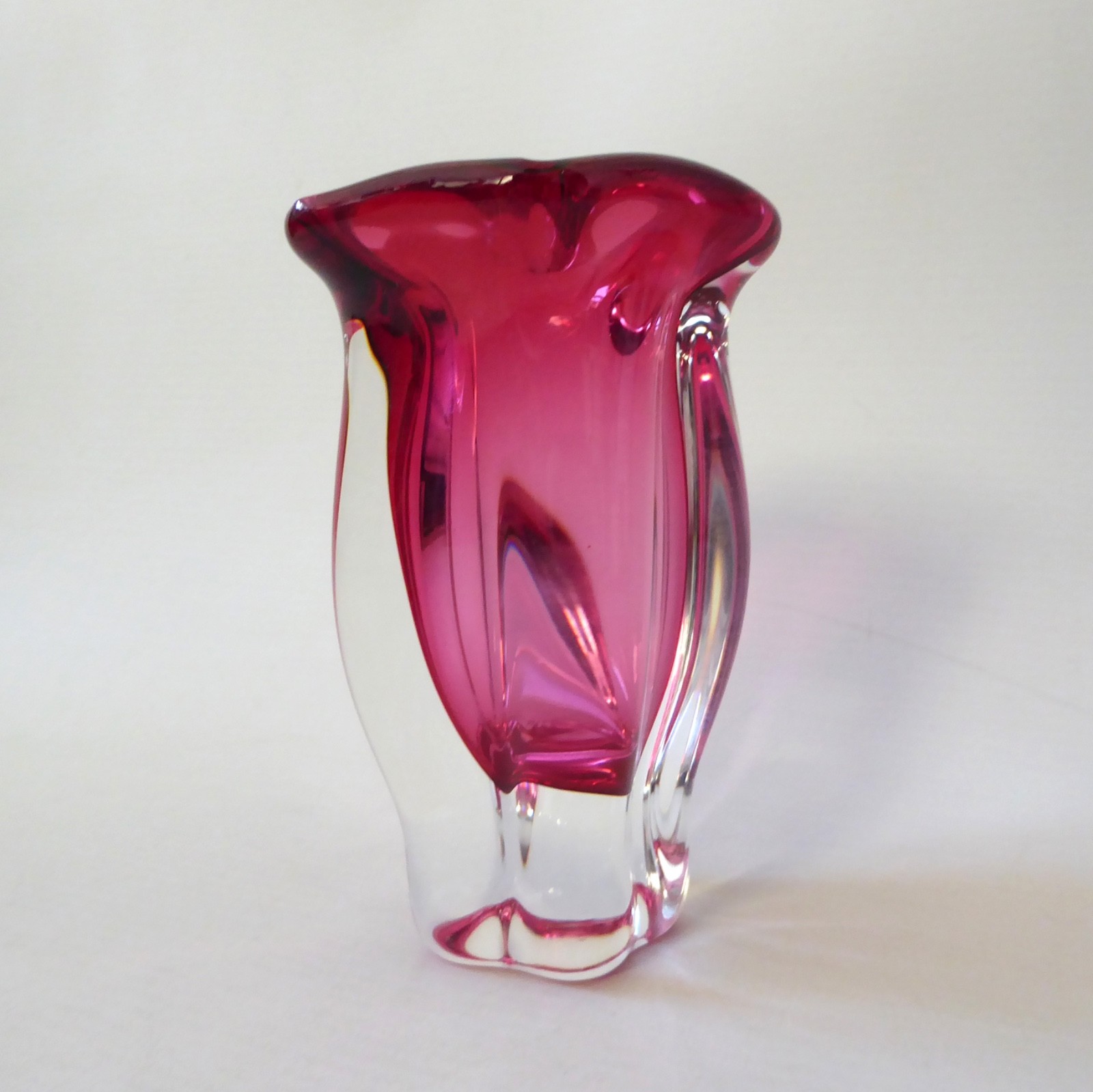 Chribska Josef Hospodka, Czech art glass cranberry pink vase. Vintage Bohemian - Image 2
