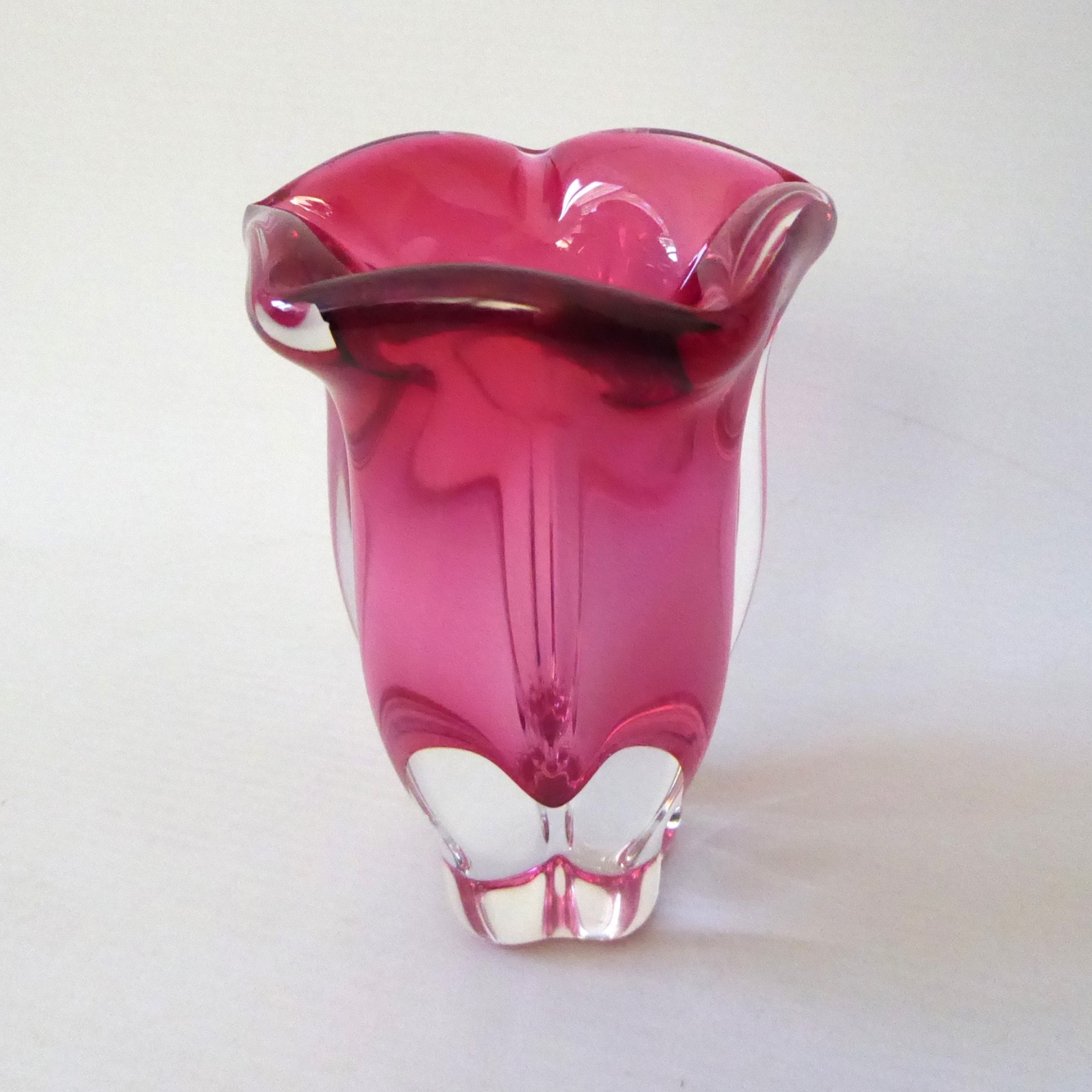 Chribska Josef Hospodka, Czech art glass cranberry pink vase. Vintage Bohemian - Image 3