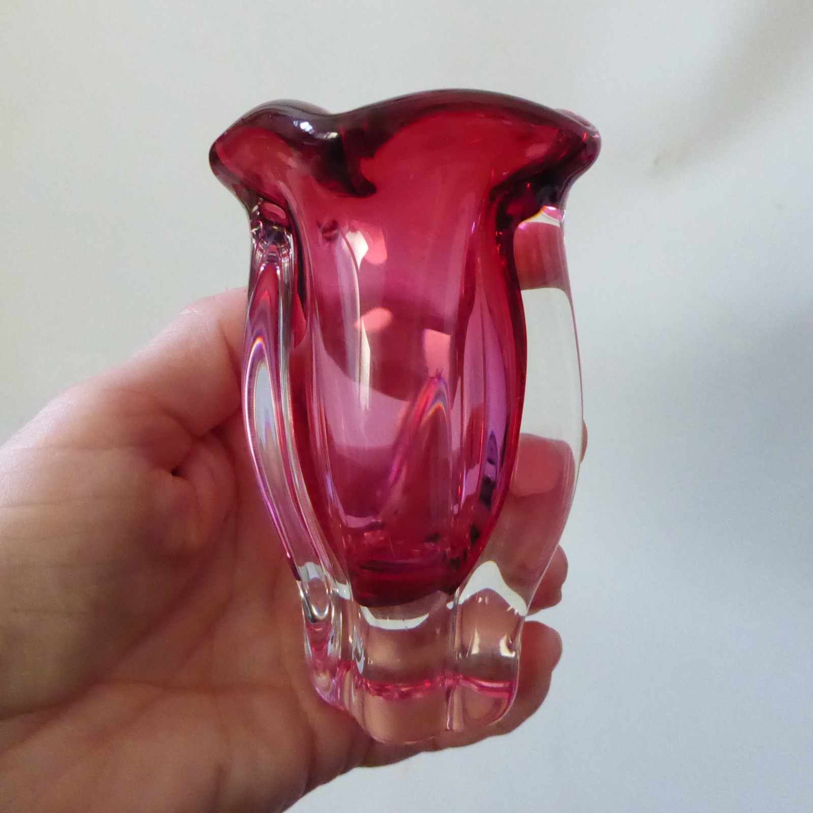 Chribska Josef Hospodka, Czech art glass cranberry pink vase. Vintage Bohemian - Image 5
