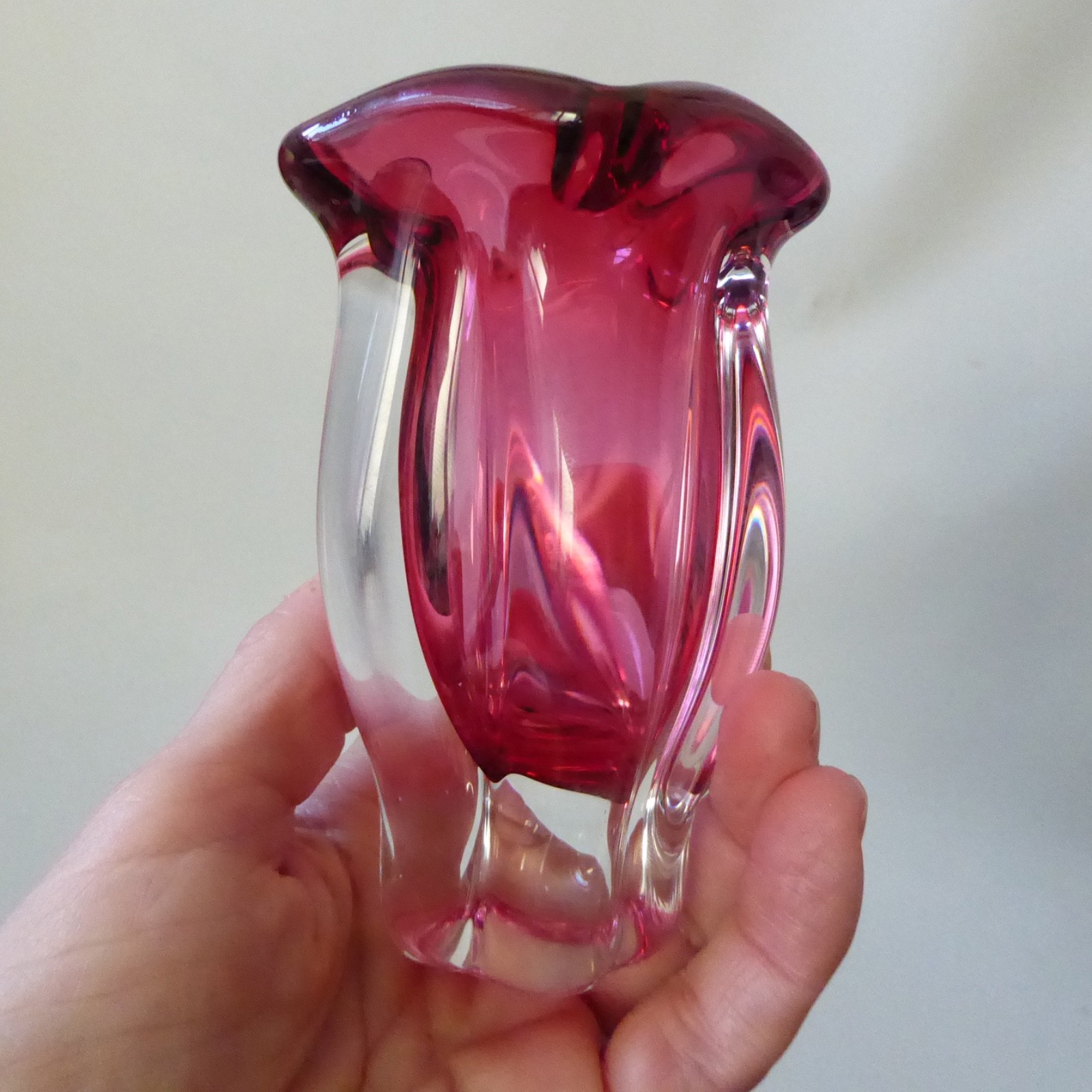 Chribska Josef Hospodka, Czech art glass cranberry pink vase. Vintage Bohemian - Image 6
