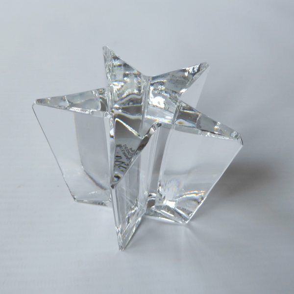 Dansk Designs art glass crystal star paperweight, ornamental clear block. Poland - Image 4