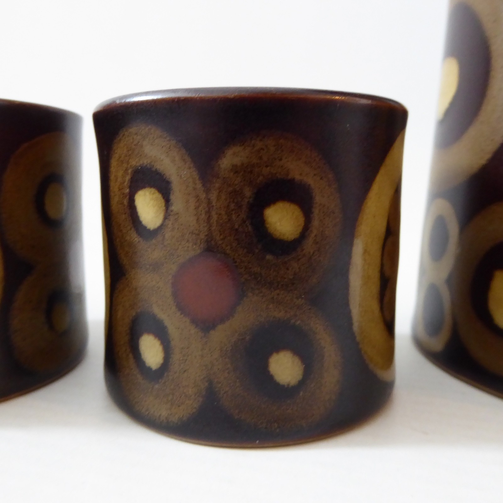 Denby Arabesque tall milk jug + 2 egg cups. Vintage brown circles stoneware - Image 3