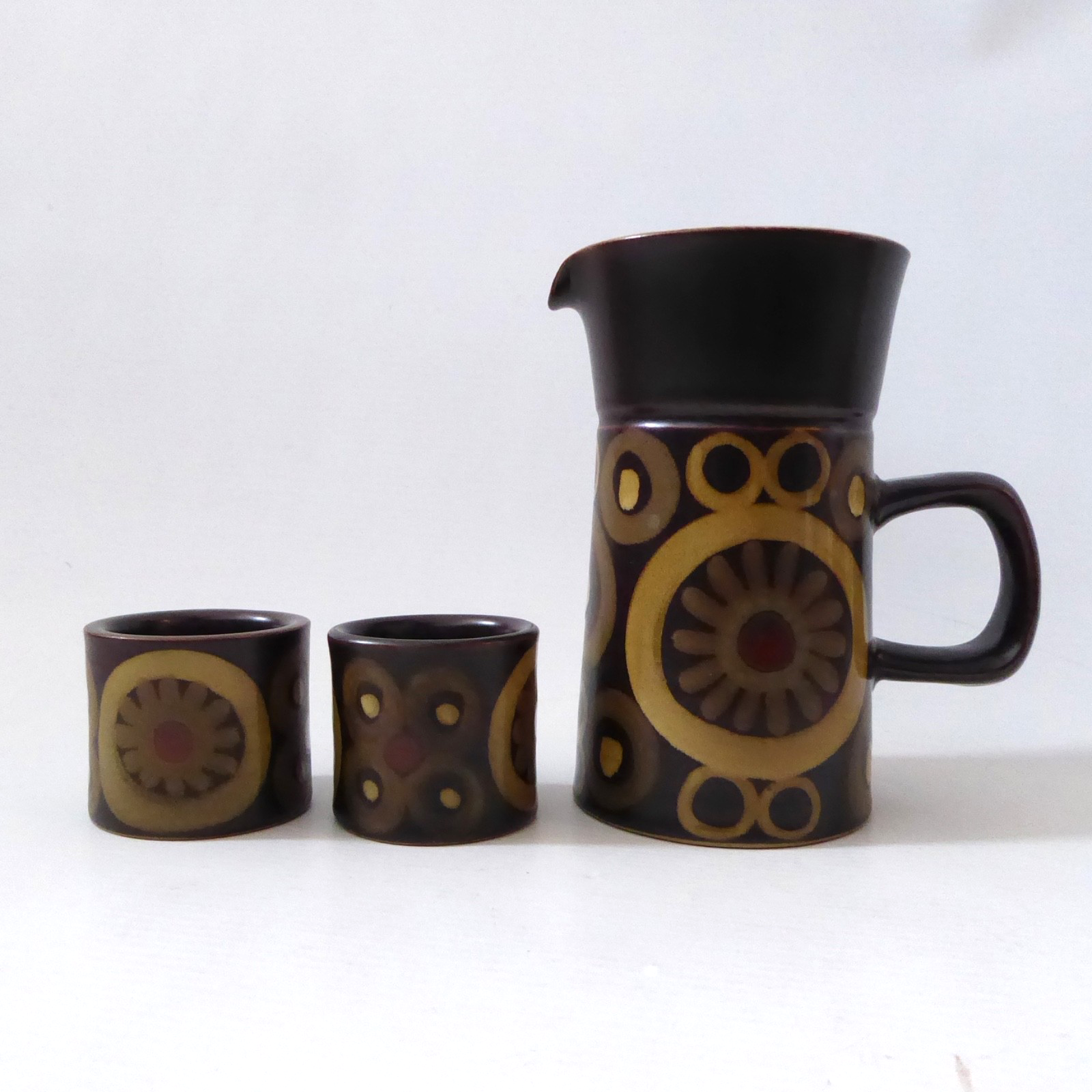 Denby Arabesque tall milk jug + 2 egg cups. Vintage brown circles stoneware