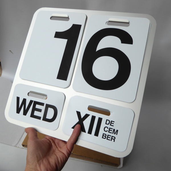Formosa Danese Milano perpetual calendar, aluminium & black English E. Mari 1963 - Image 3