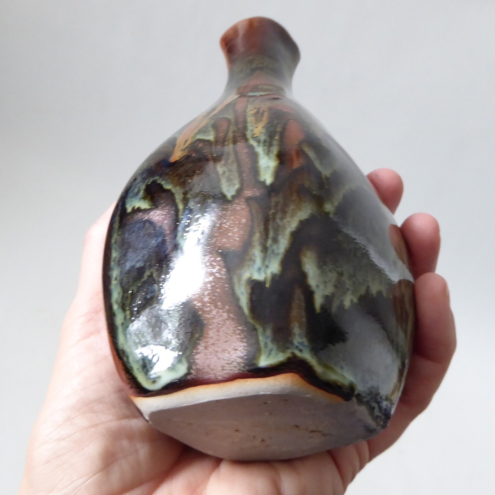 Glazed vintage art pottery vase, studio. Black brown green drip, flat oval vase - Image 14