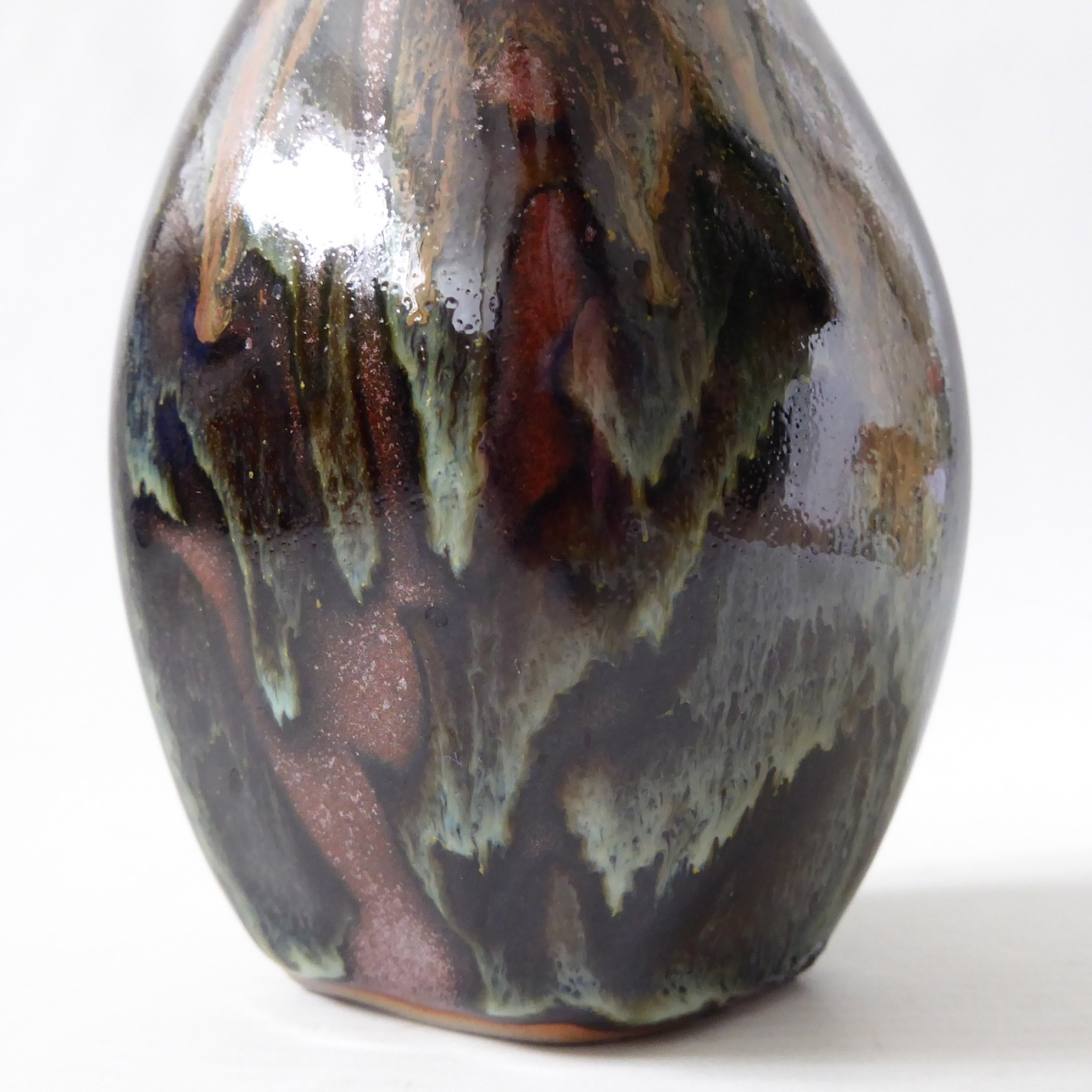Glazed vintage art pottery vase, studio. Black brown green drip, flat oval vase - Image 3
