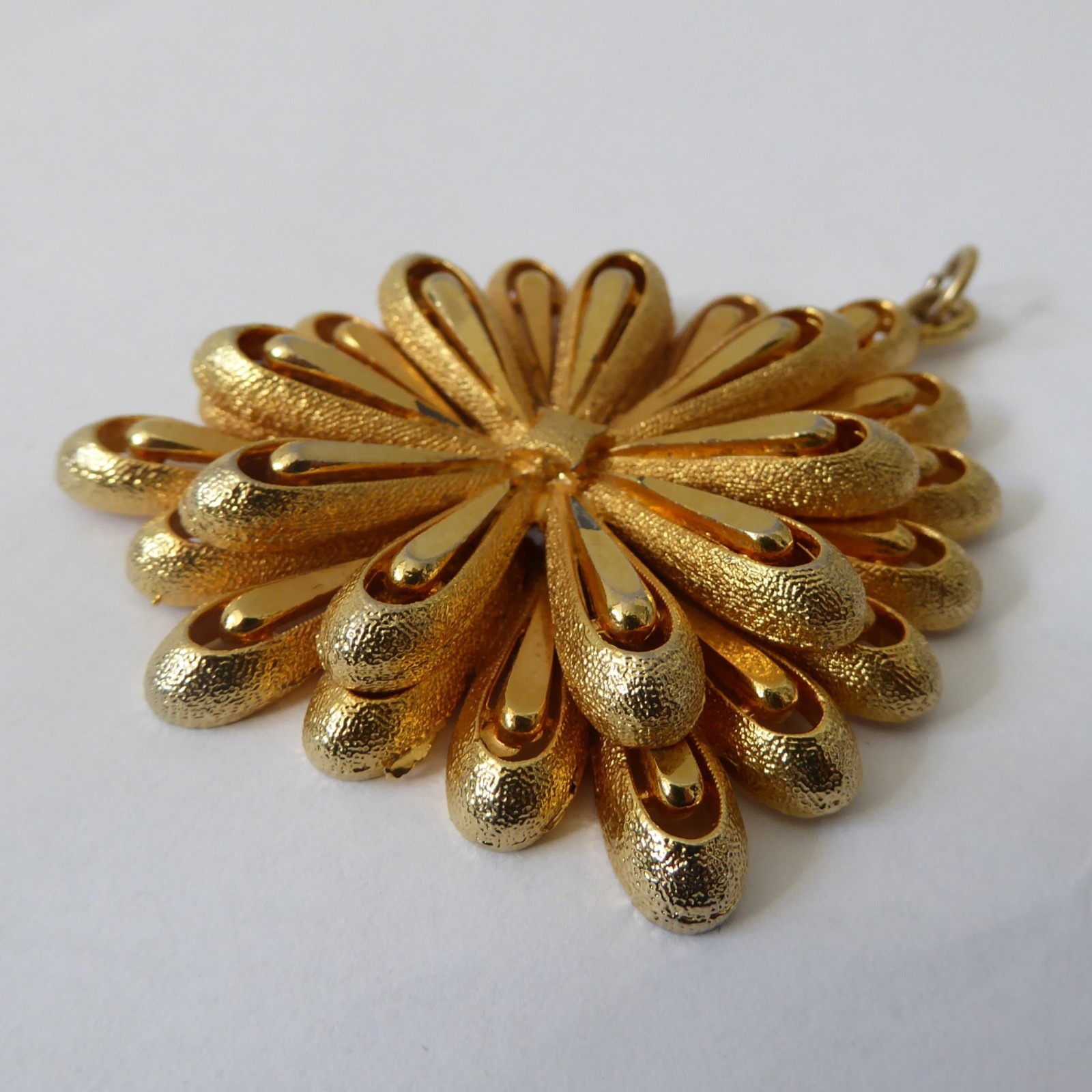 Gold tone large pendant for necklace. Vintage 1960s 1970s brutalist retro kitsch - Image 6