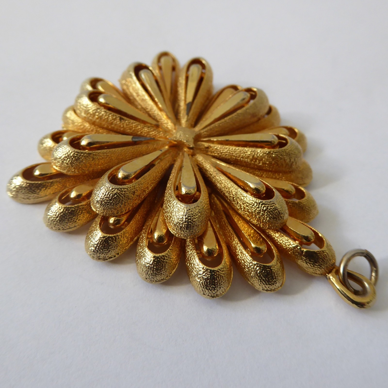 Gold tone large pendant for necklace. Vintage 1960s 1970s brutalist retro kitsch - Image 7