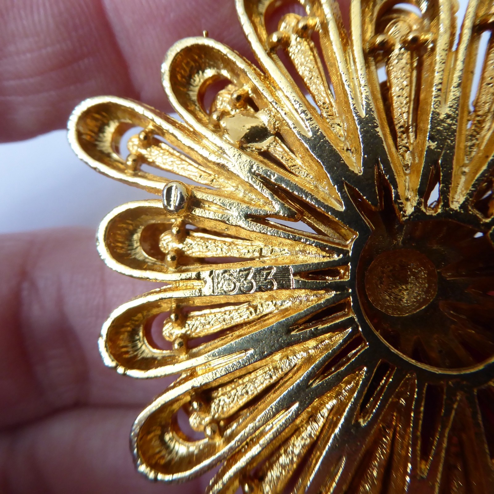 Gold tone large pendant for necklace. Vintage 1960s 1970s brutalist retro kitsch - Image 10