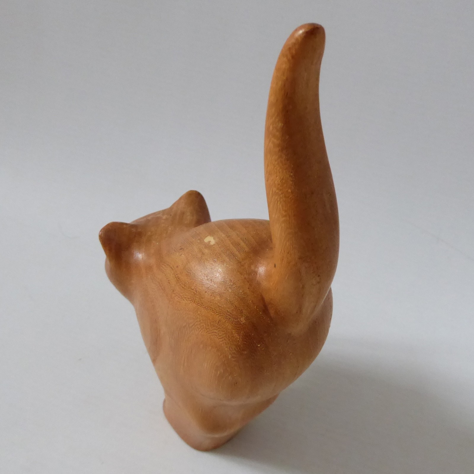 Jim Hunter carved elm blond wood cat figurine, modernist minimalist standing - Image 11