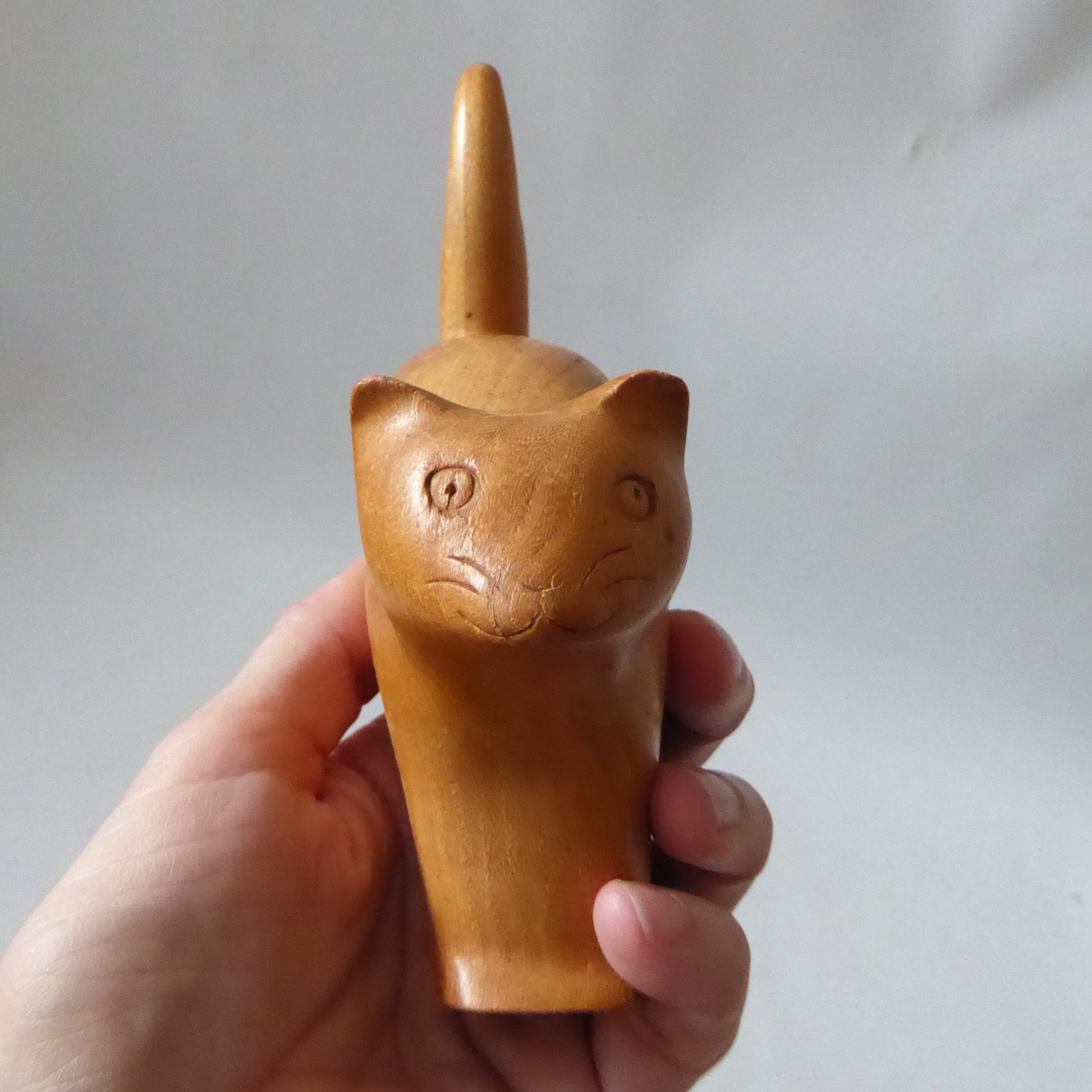 Jim Hunter carved elm blond wood cat figurine, modernist minimalist standing - Image 17
