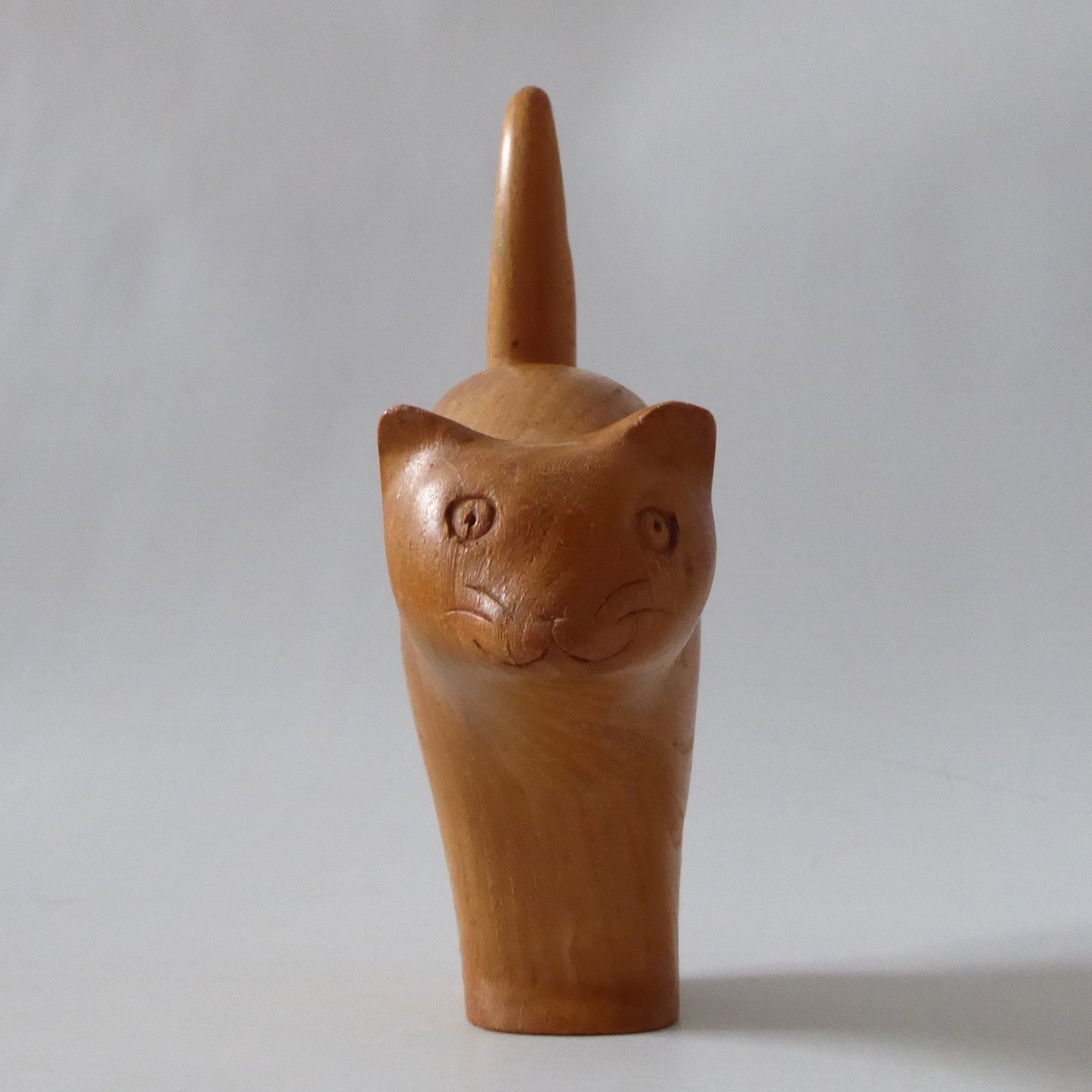 Jim Hunter carved elm blond wood cat figurine, modernist minimalist standing - Image 5