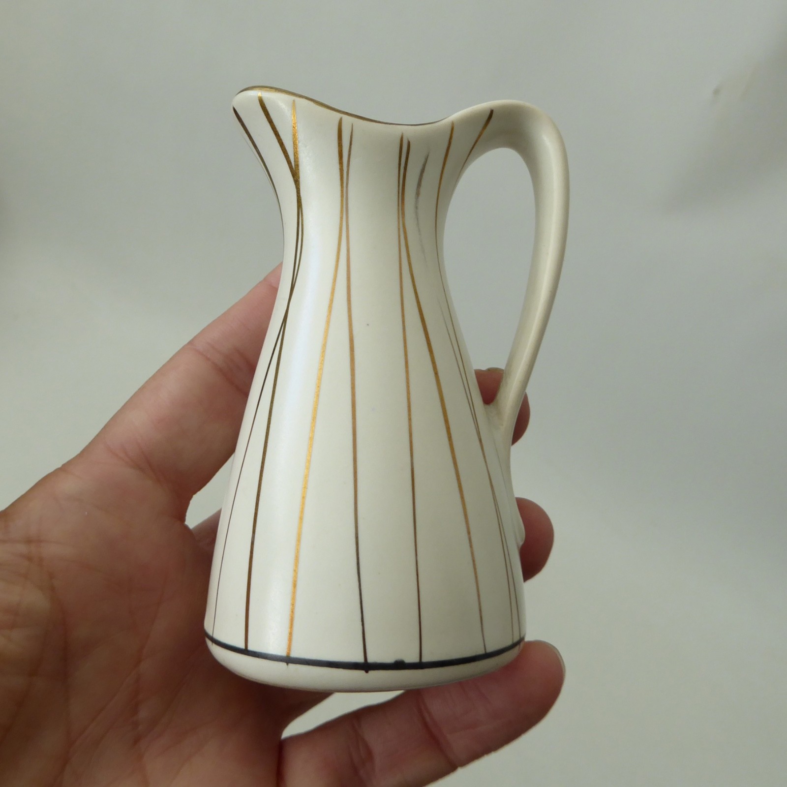 Marzi & Remy West German 2009/9 jug vase, vintage 50s hand painted gold stripes - Image 7