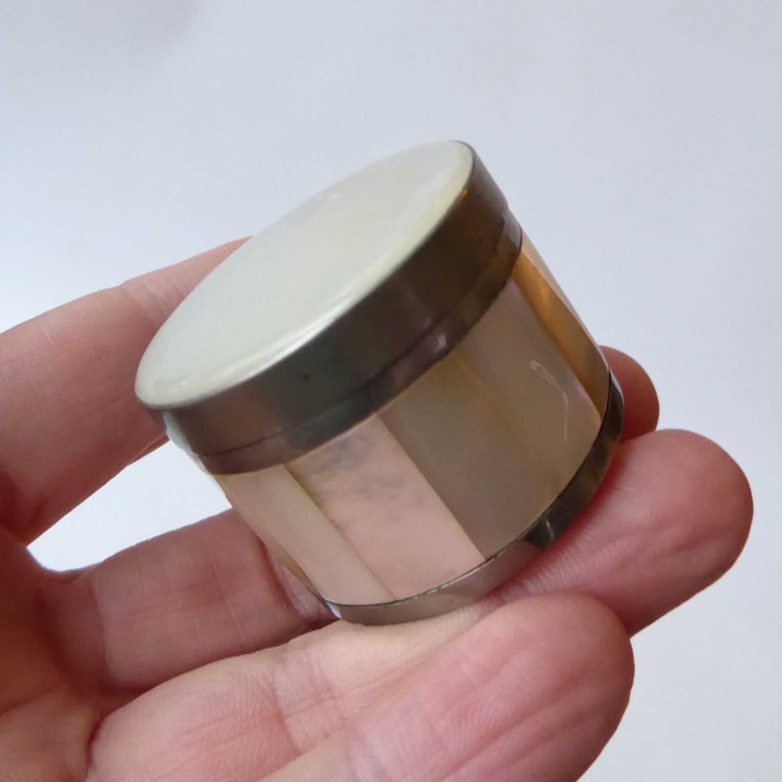 Mother of pearl shell trinket pill box container pot, white metal. Vintage small - Image 7