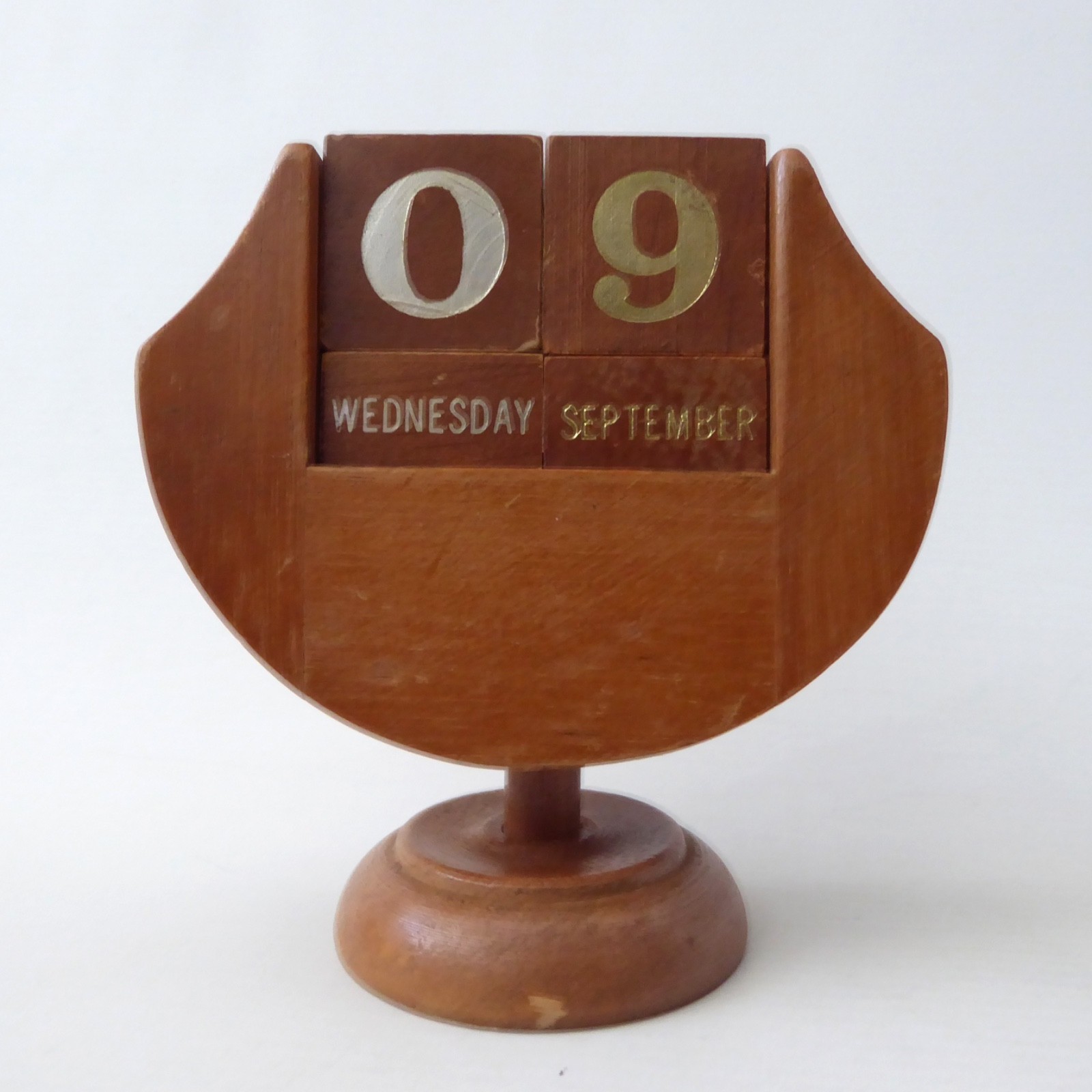 Perpetual desk calendar, wooden date blocks. Vintage Wood, mid century retro - Image 2