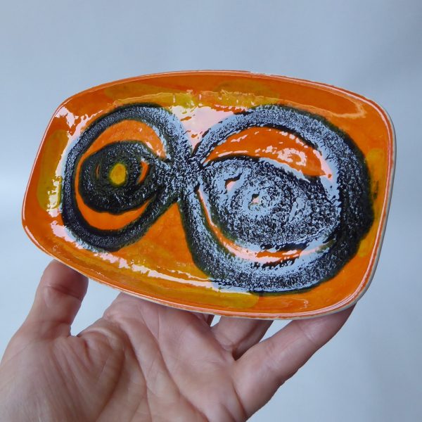 Poole Pottery Loretta Leigh 1970 vintage retro orange plate dish oval 361, eyes - Image 9