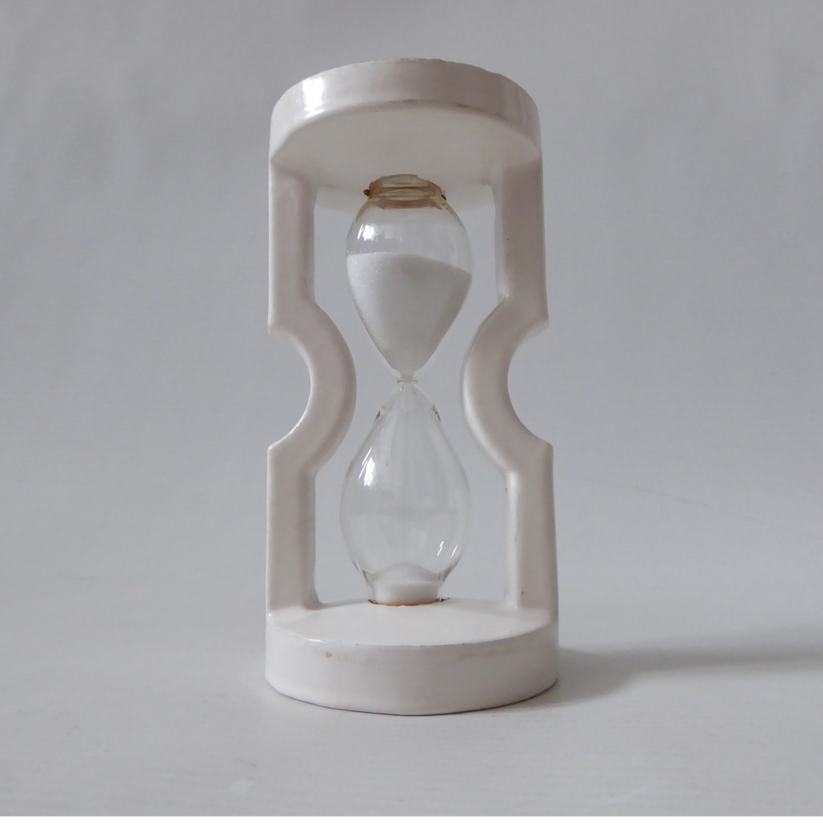 Robert Welch Victor vintage white cast iron 4 minute egg timer, hour glass. 80s - Image 11