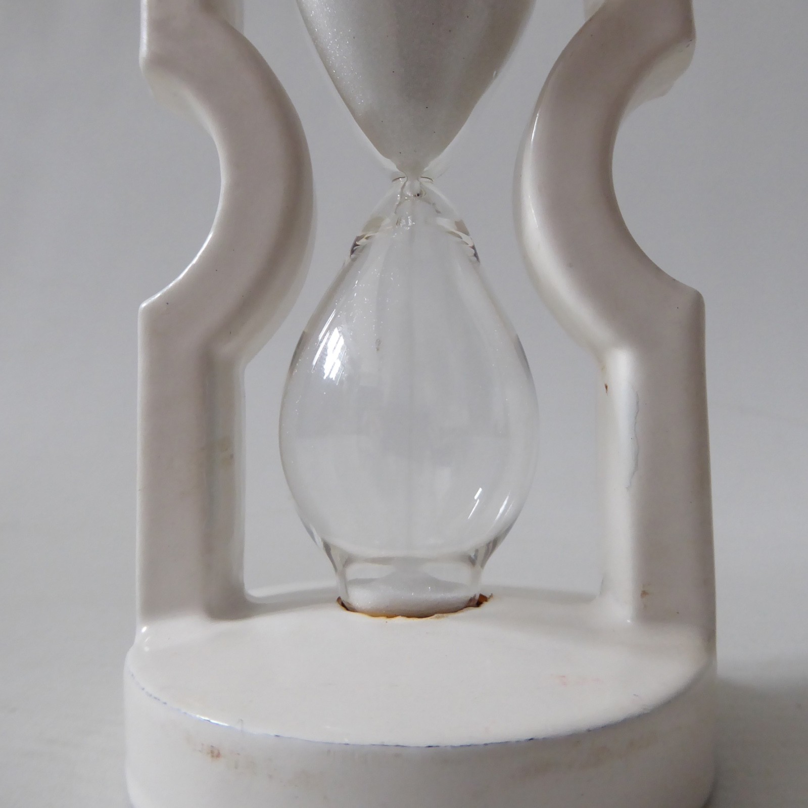 Robert Welch Victor vintage white cast iron 4 minute egg timer, hour glass. 80s - Image 9