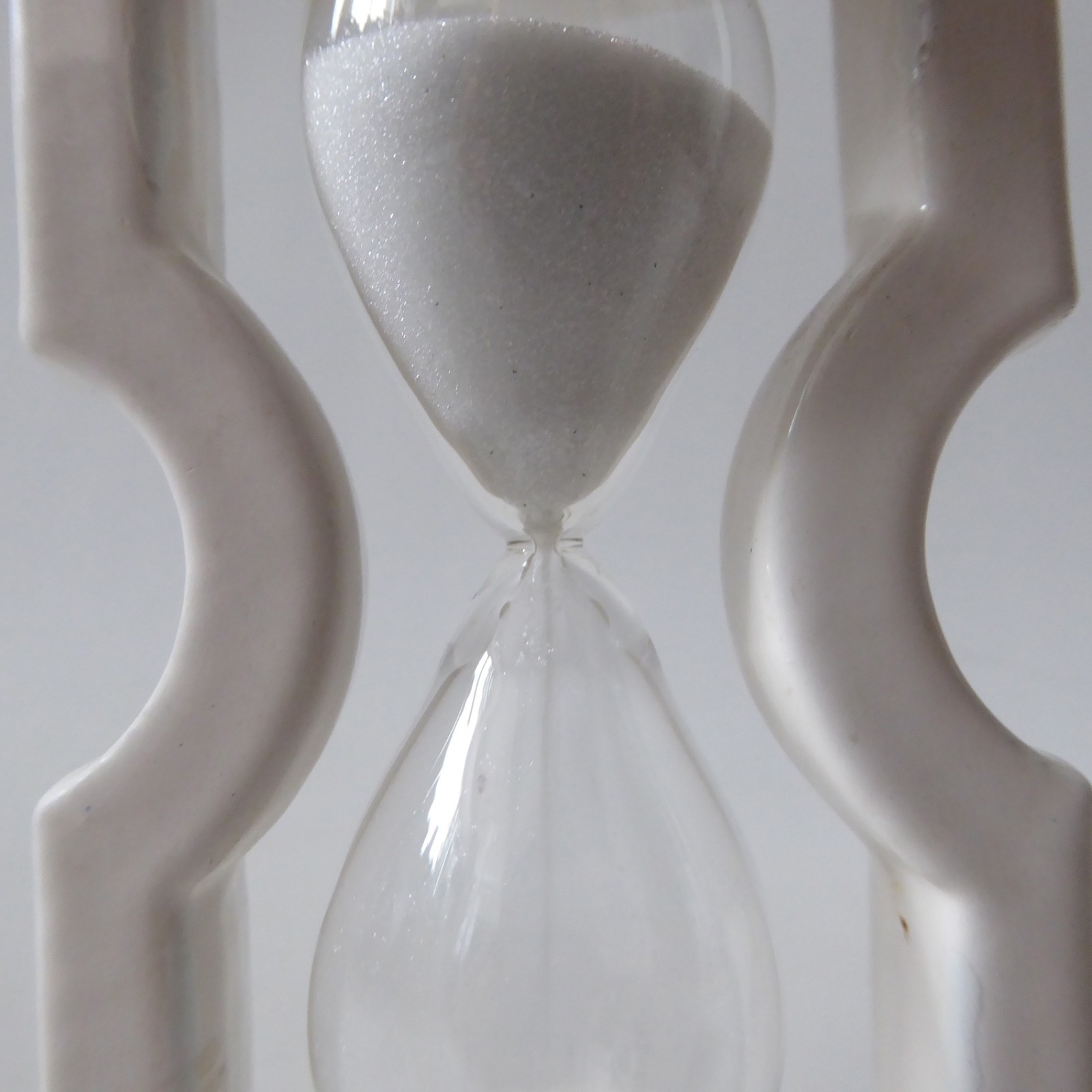 Robert Welch Victor vintage white cast iron 4 minute egg timer, hour glass. 80s - Image 10