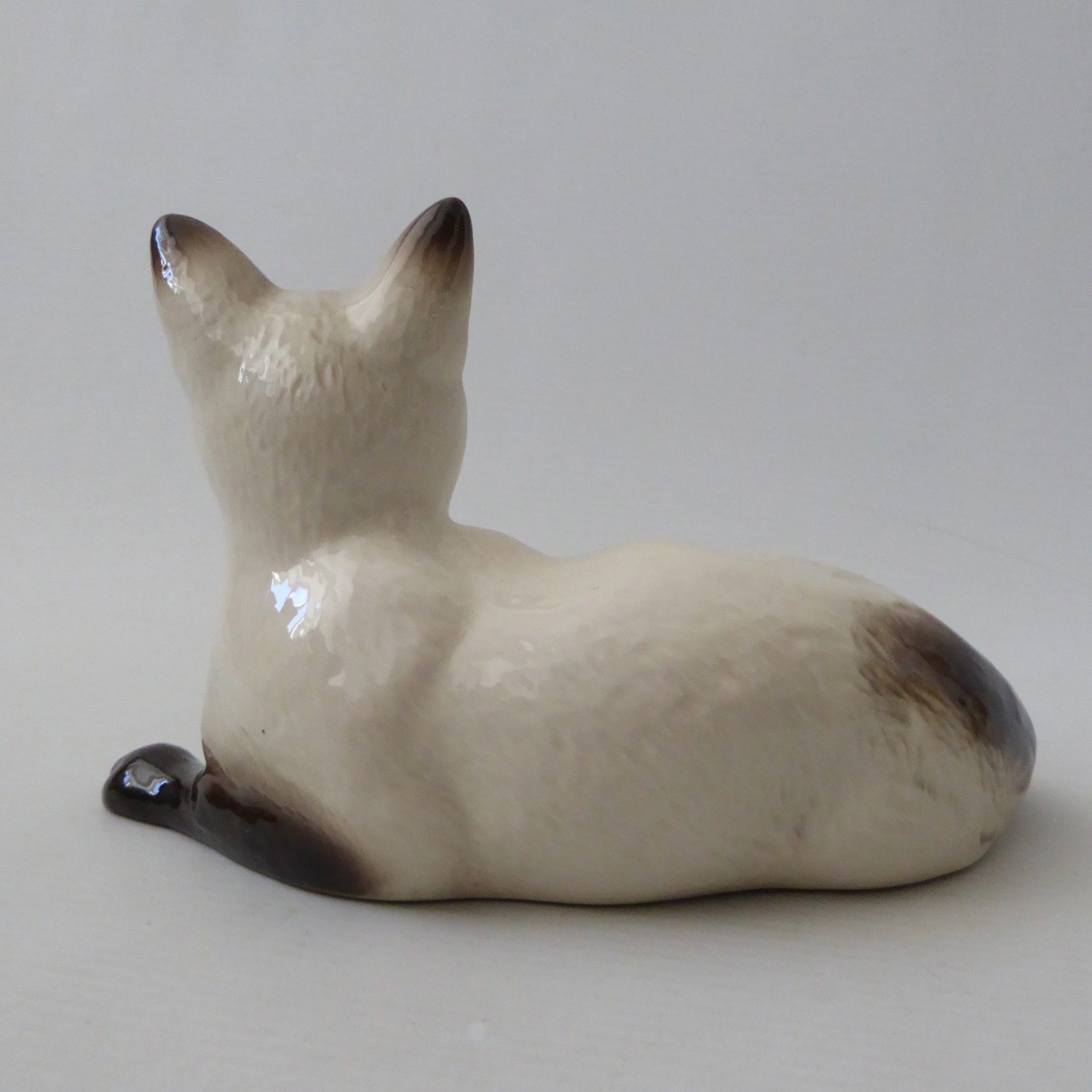 Royal Doulton 1559, vintage siamese laying cat figurine figure ornament statue - Image 6