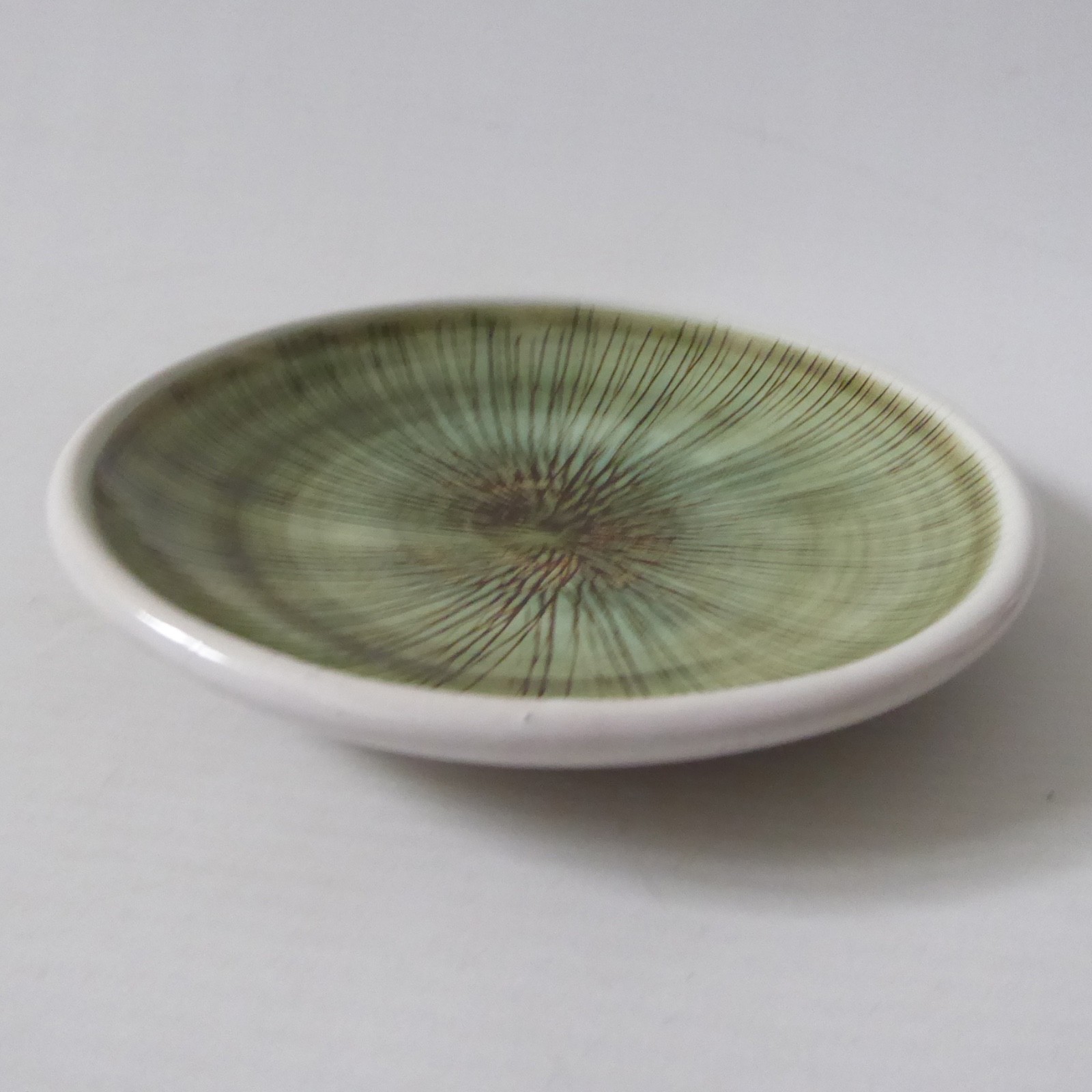 Rye Pottery vintage ceramic pin dish, ornamental plate. 1970s green sgraffito - Image 6